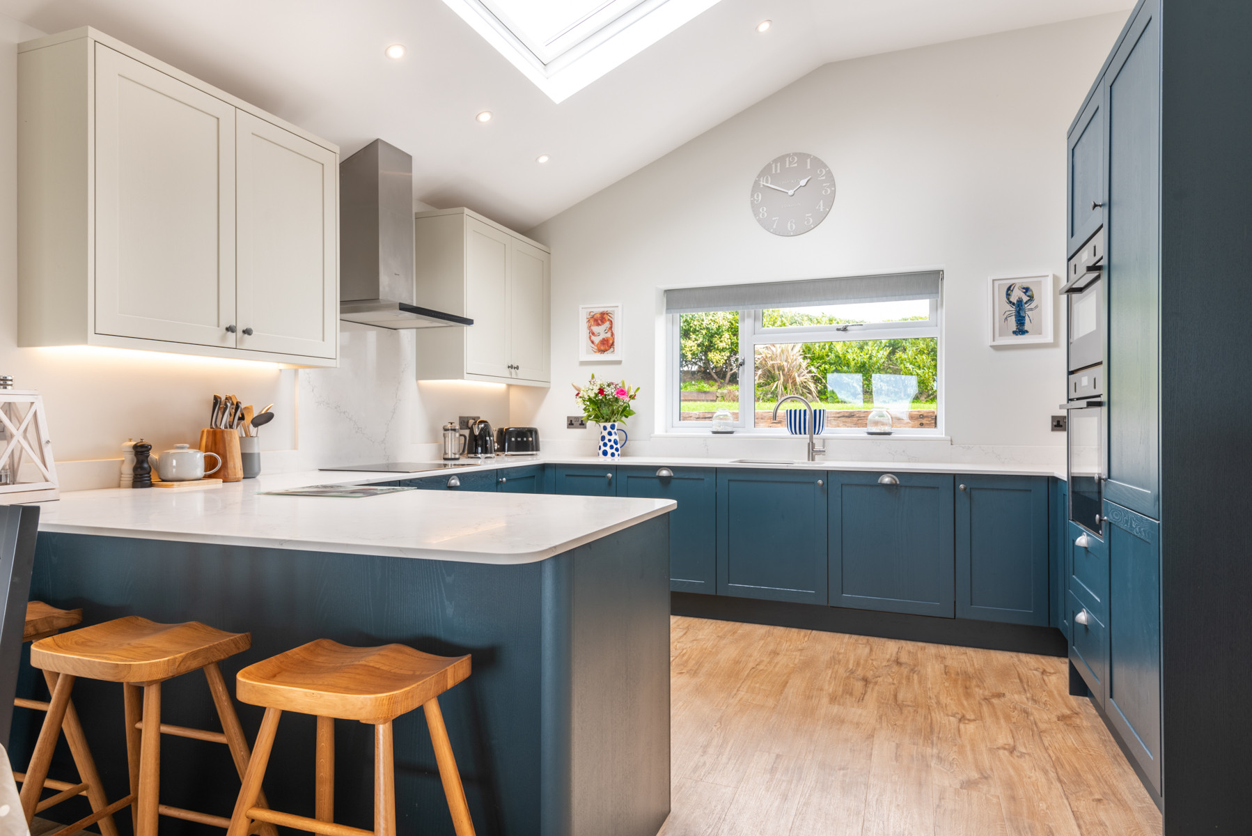 Island seating in the kitchen zone