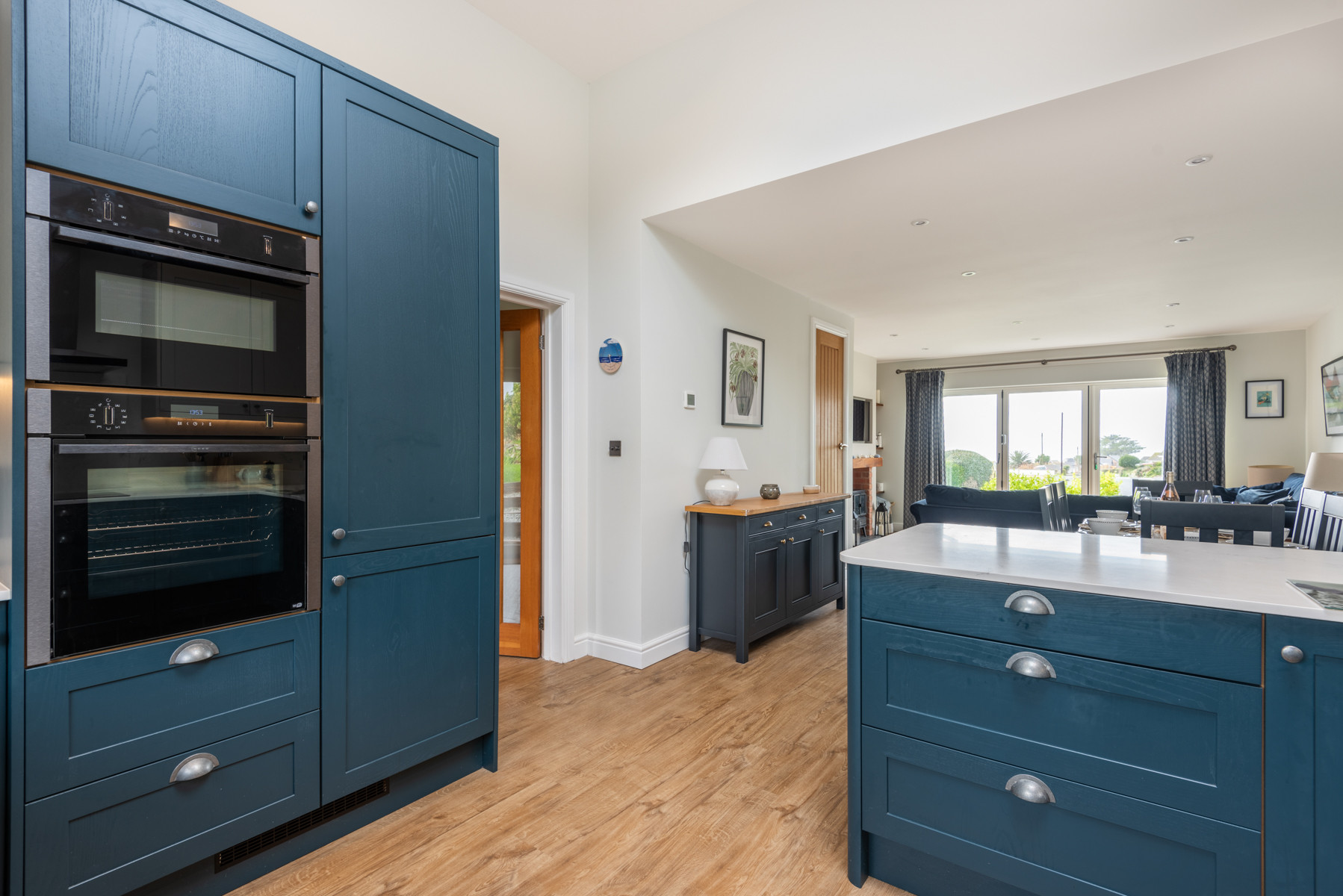 Different view of the kitchen