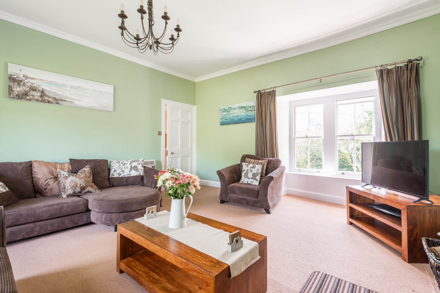The first floor lounge