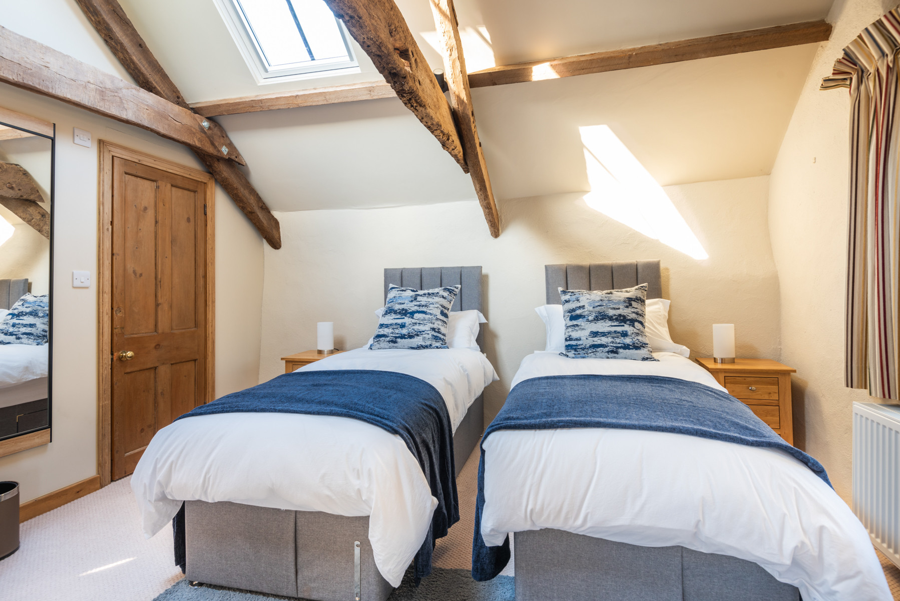 Twin beds in the second bedroom