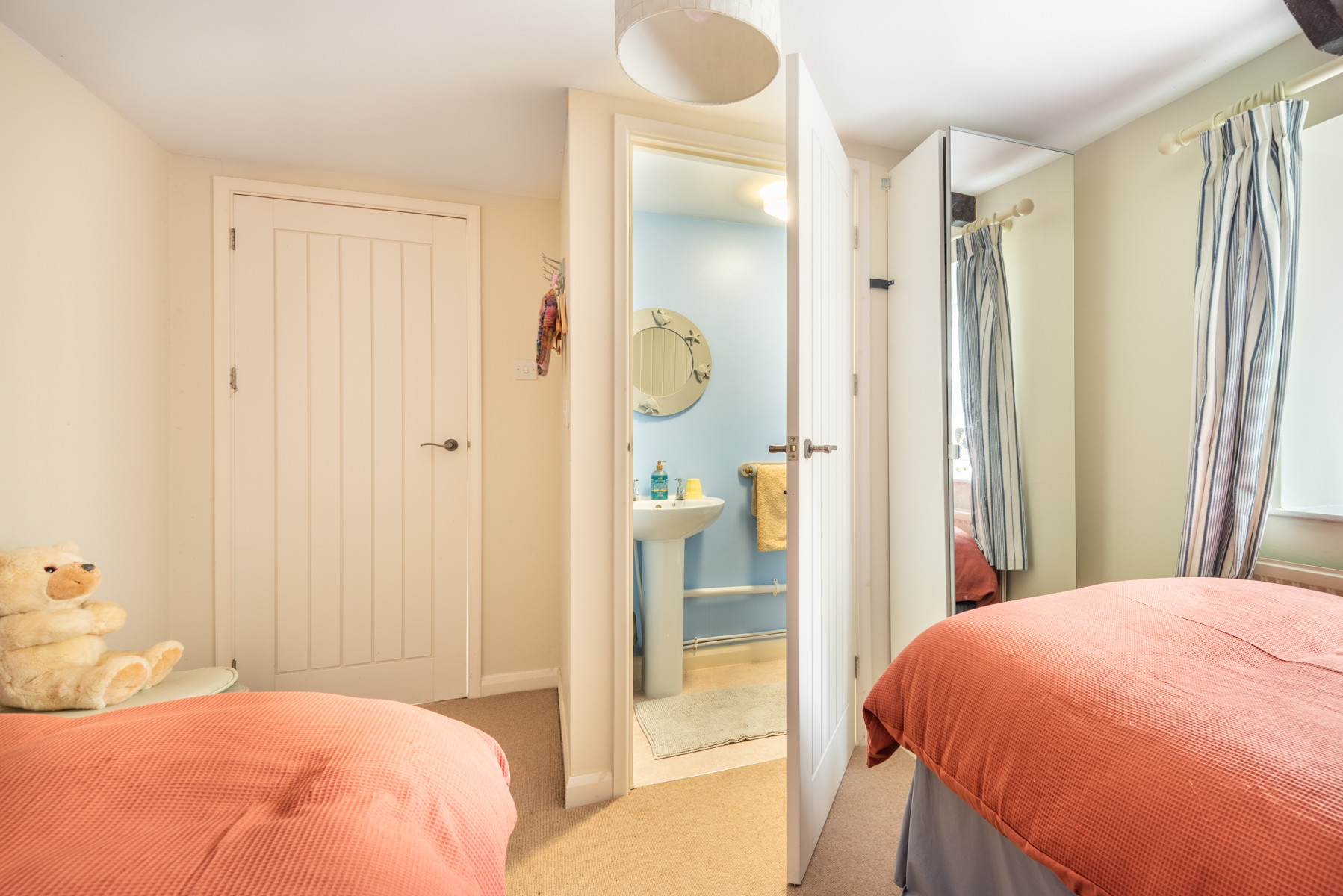 Twin room with ensuite WC