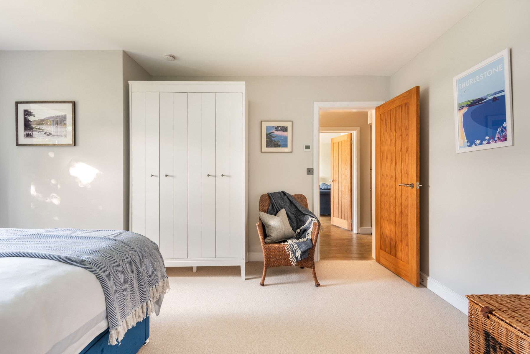 Looking through to the hallway