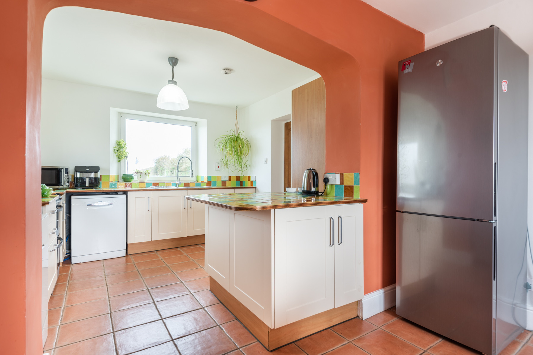 Another view of the open plan dining kitchen.