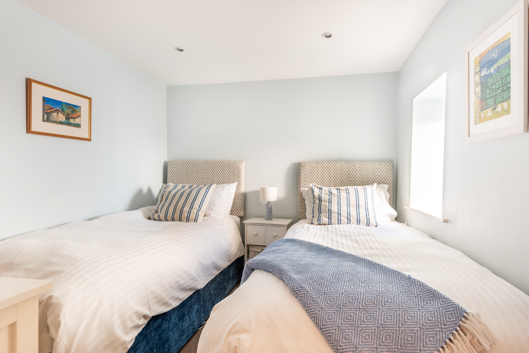 Bedroom 2 with twin 3ft beds.