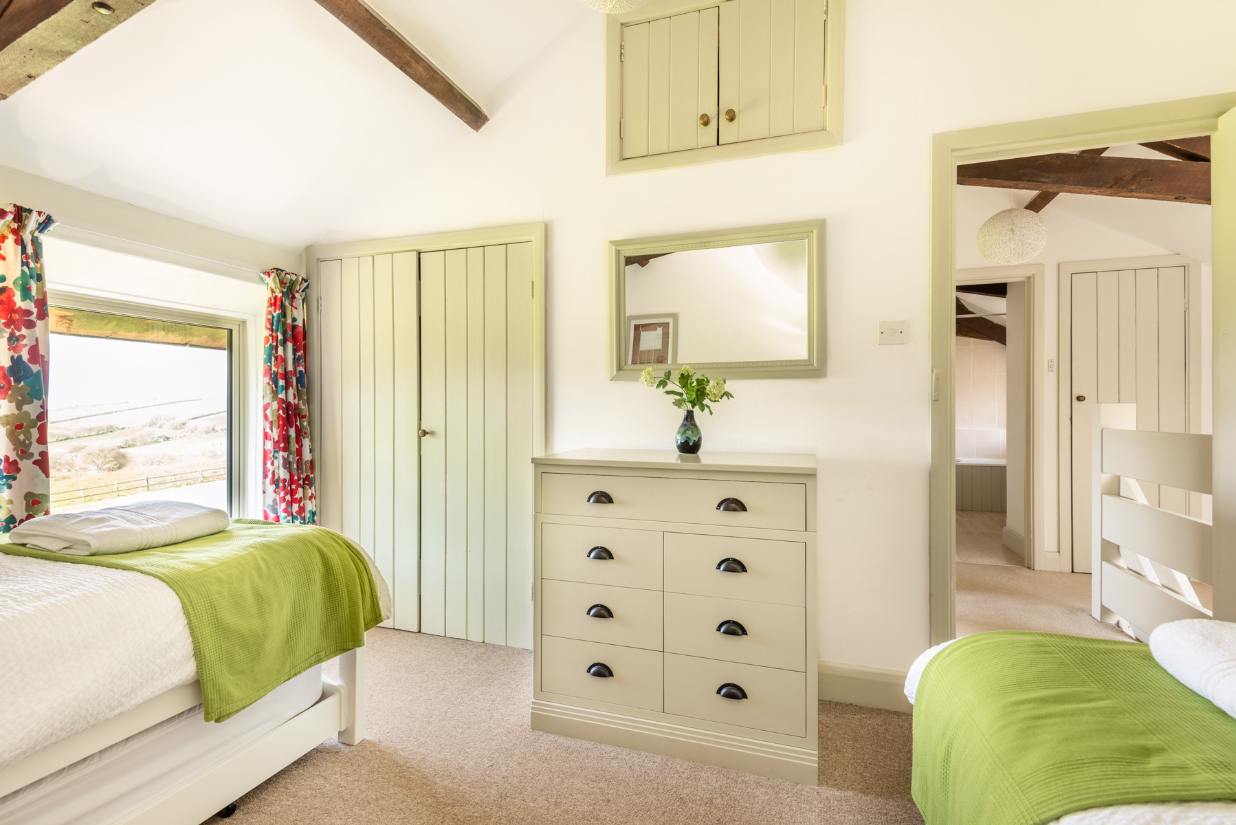 Another look at the twin bedroom