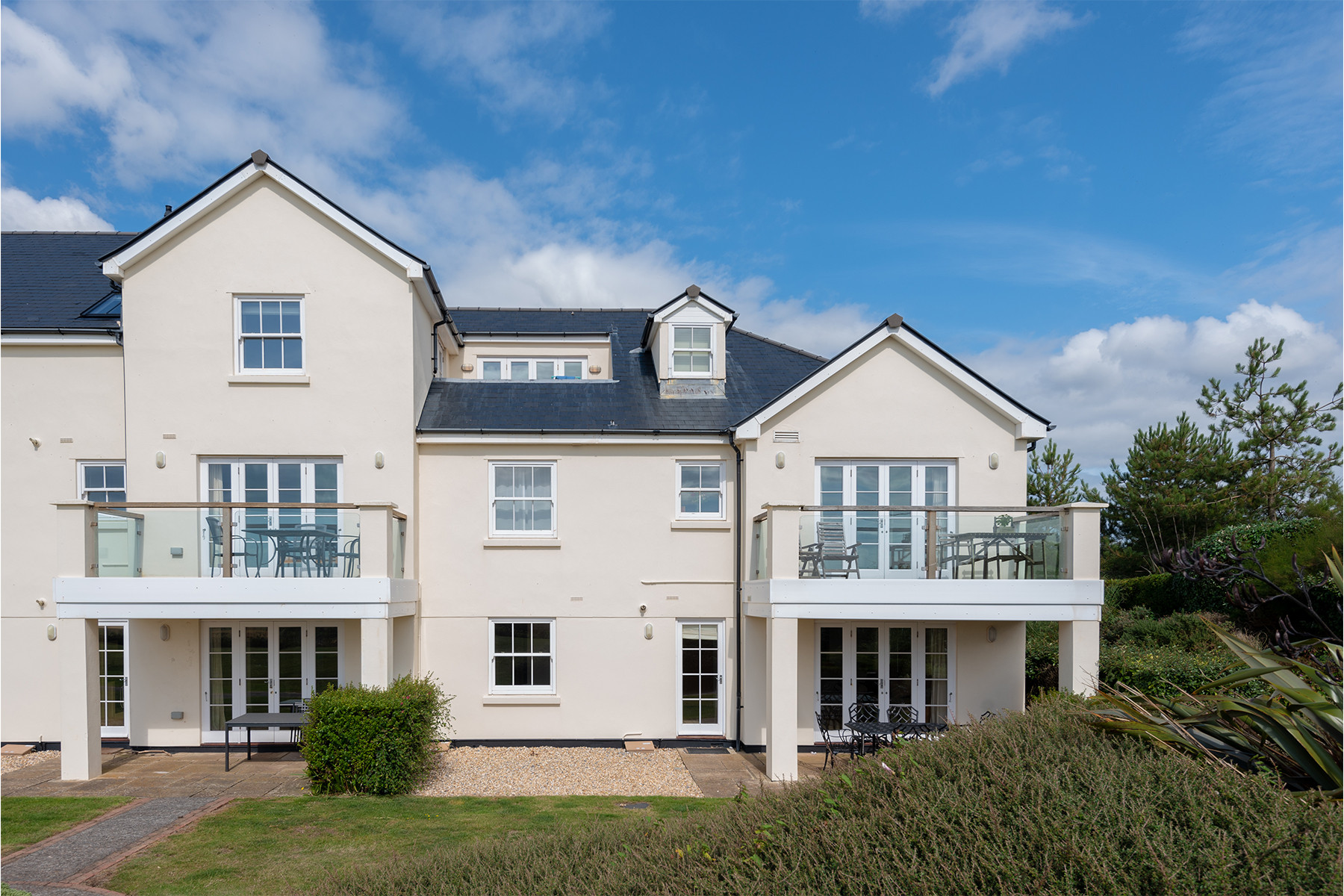 No 1 is the ground floor apartmenr