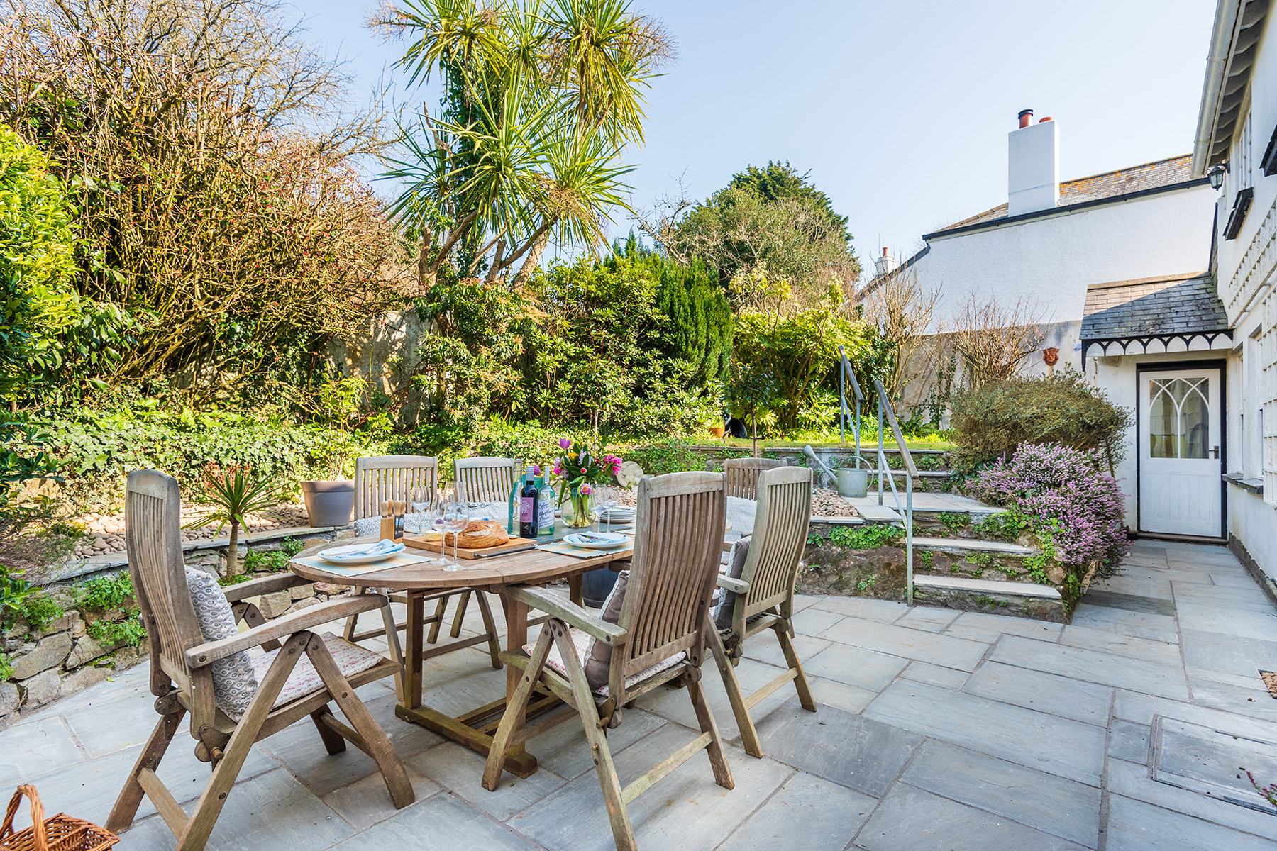 Wonderful space for outside dining 