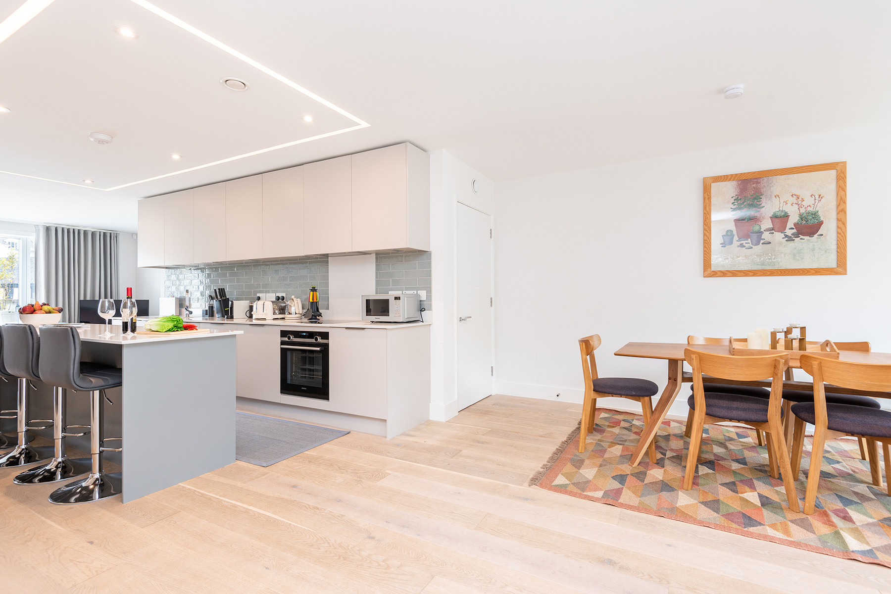 The kitchen and dining area