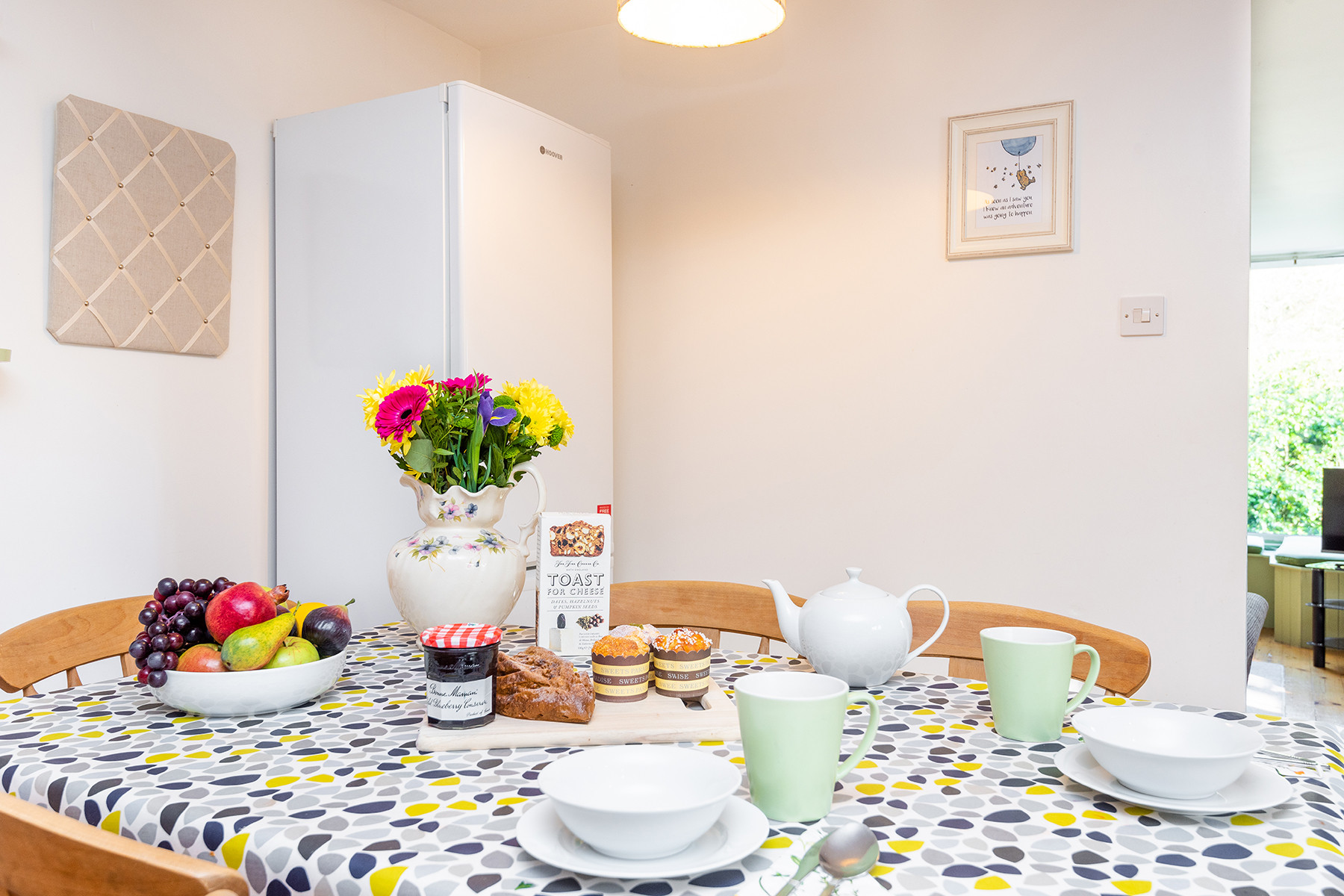 A closer look at the dining area 