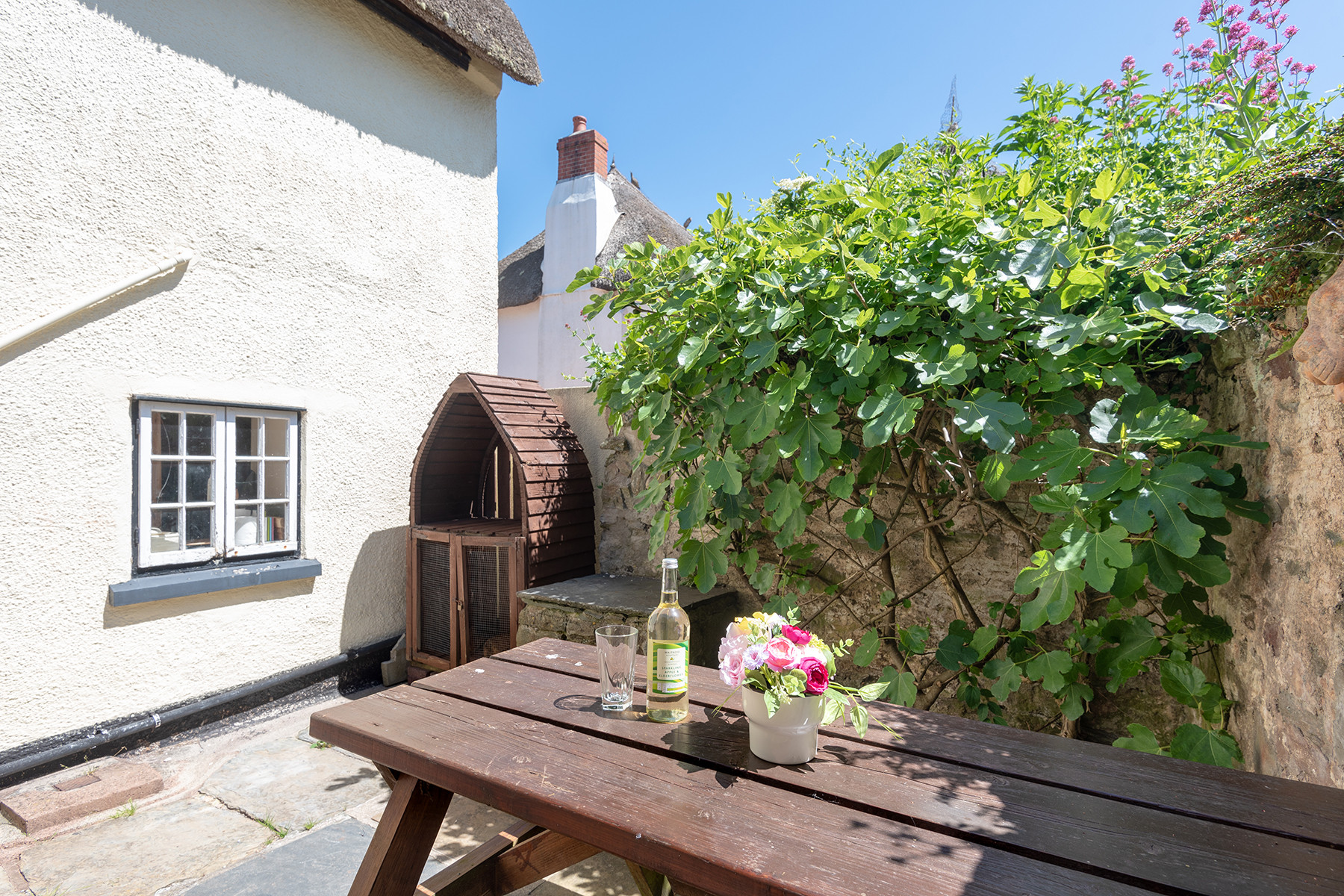 Another look at the small courtyard 