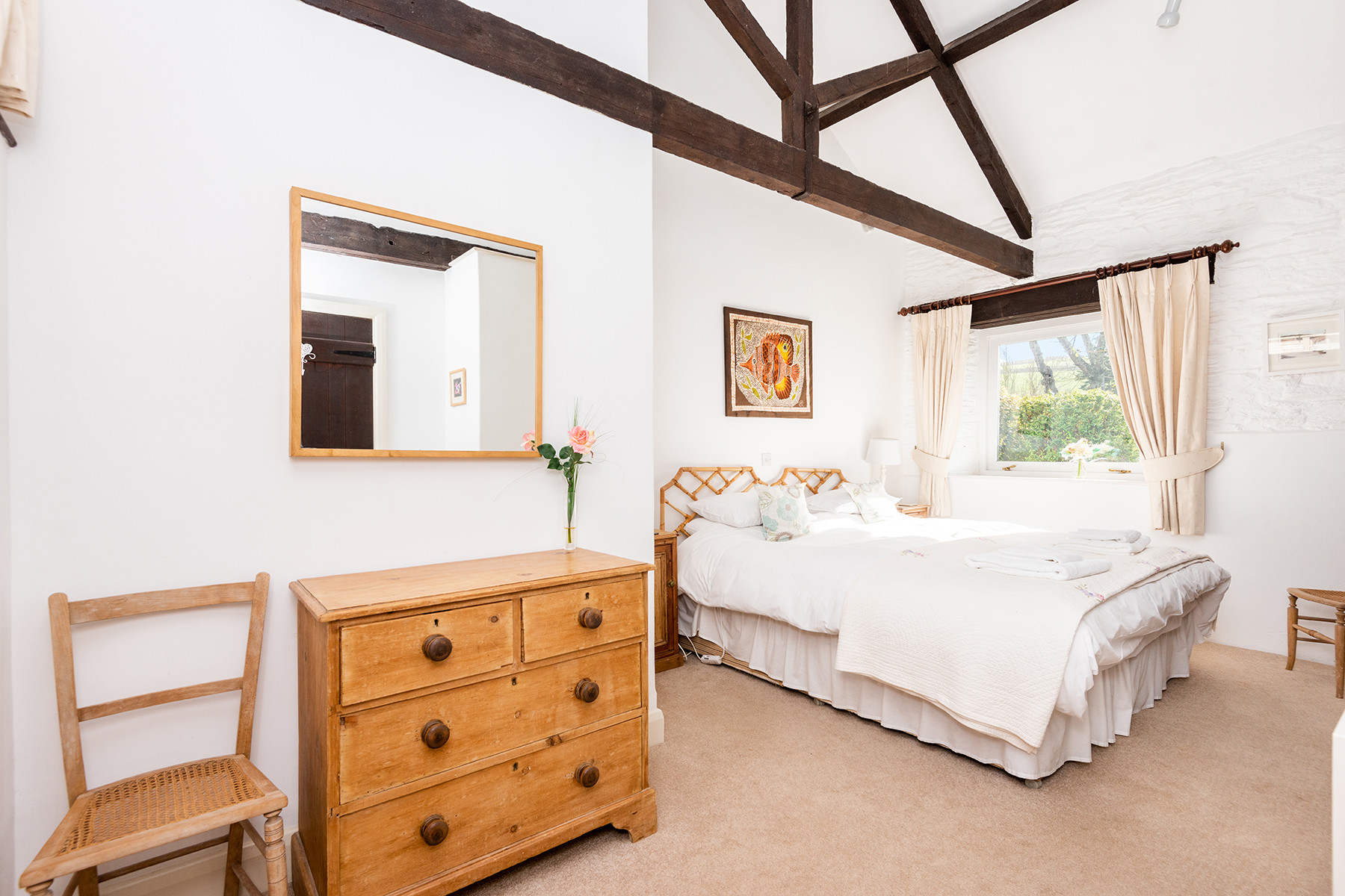 Another look at the bedroom. 