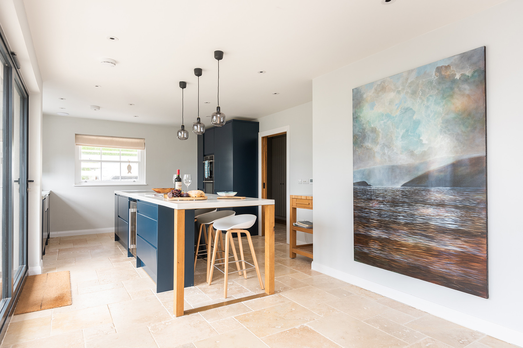 Another look at the kitchen complete with breakfast bar. 