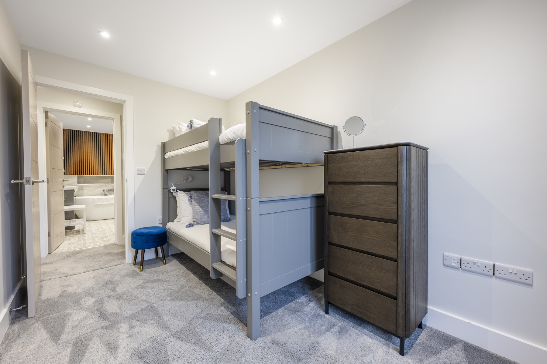 Property image 26 for THCYACHTY