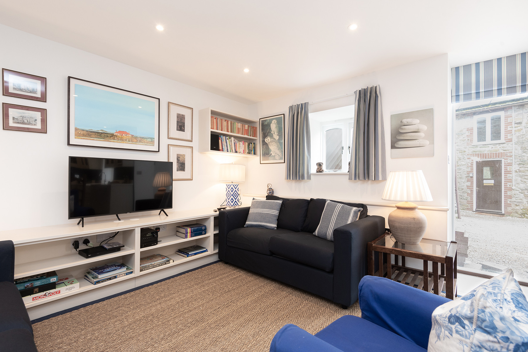 The pretty living area.