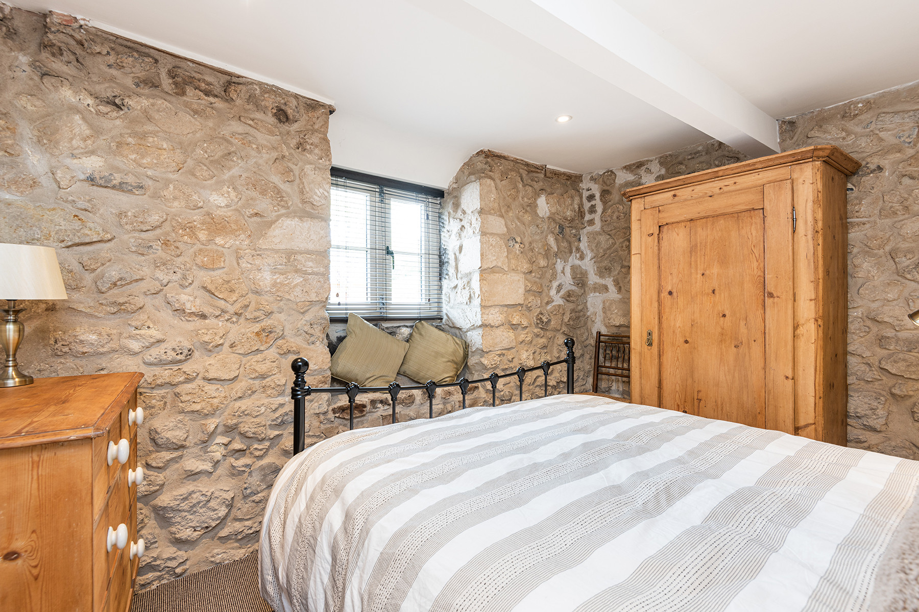 First Floor - Bedroom 1 - King Size Bed