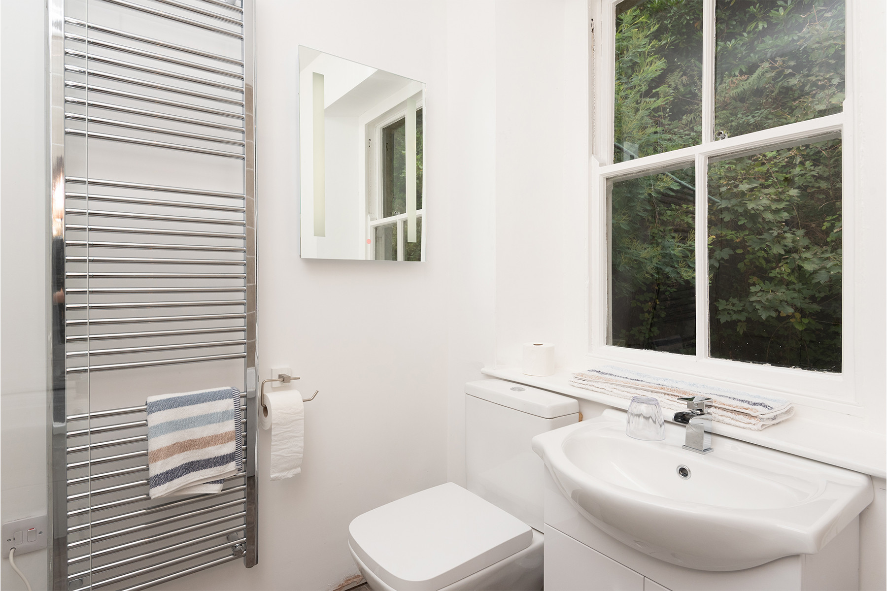 The second double bedroom's en-suite
