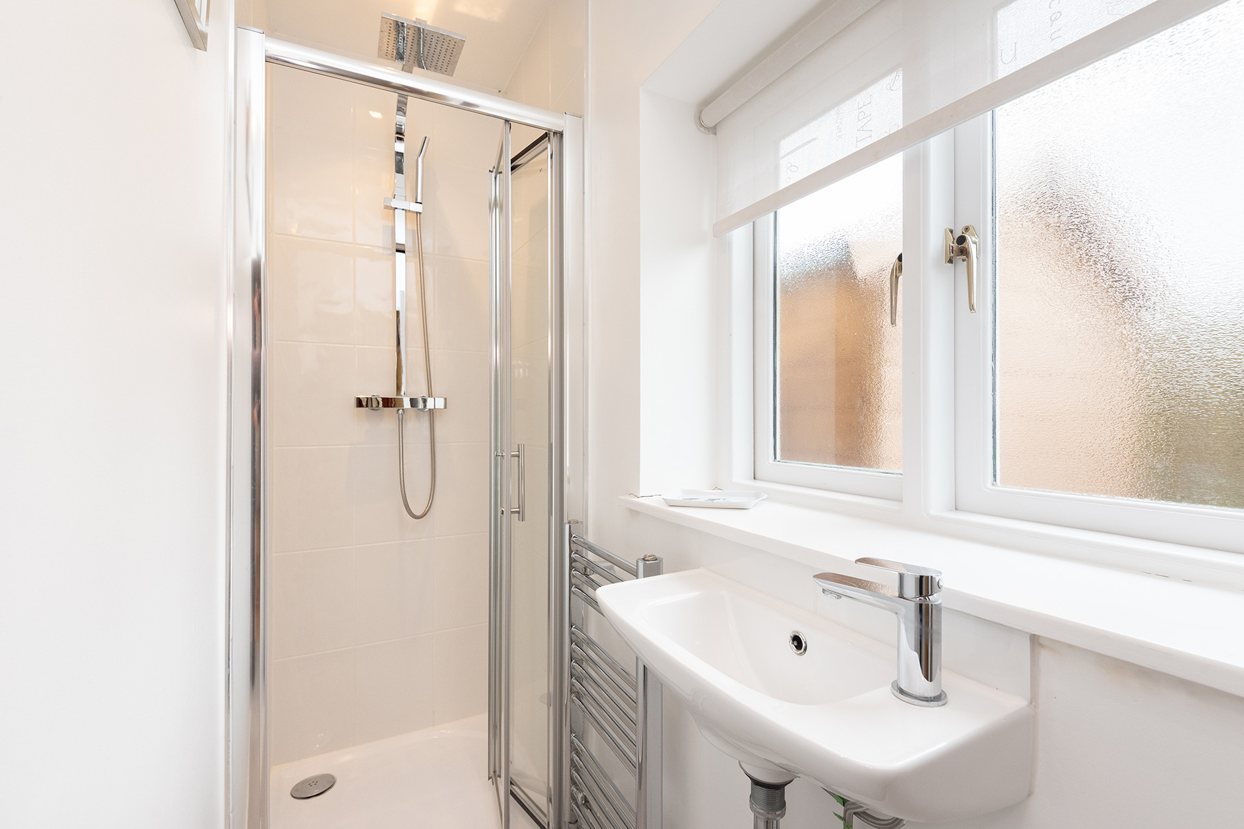 Another look at the shower room. 