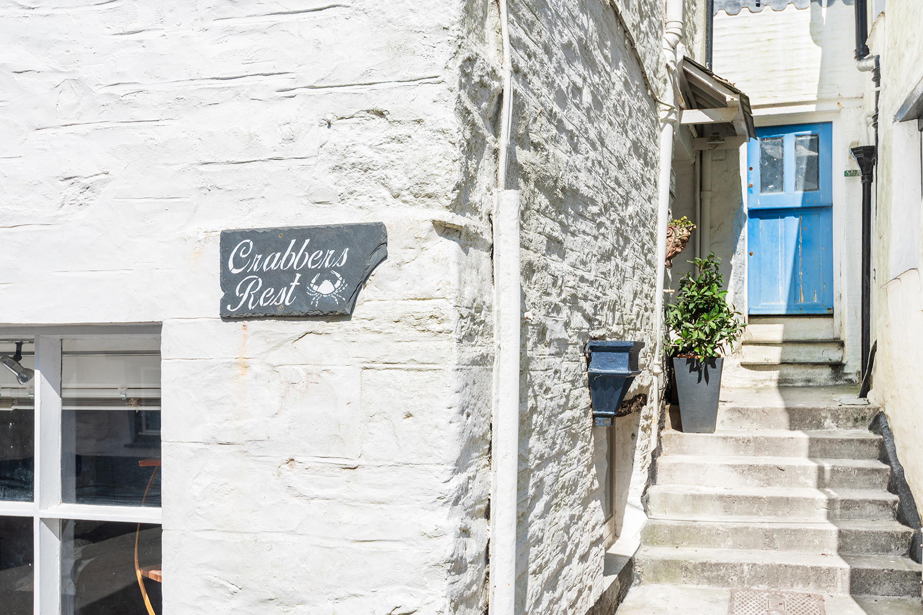 The steps to the entrance of Crabbers Rest