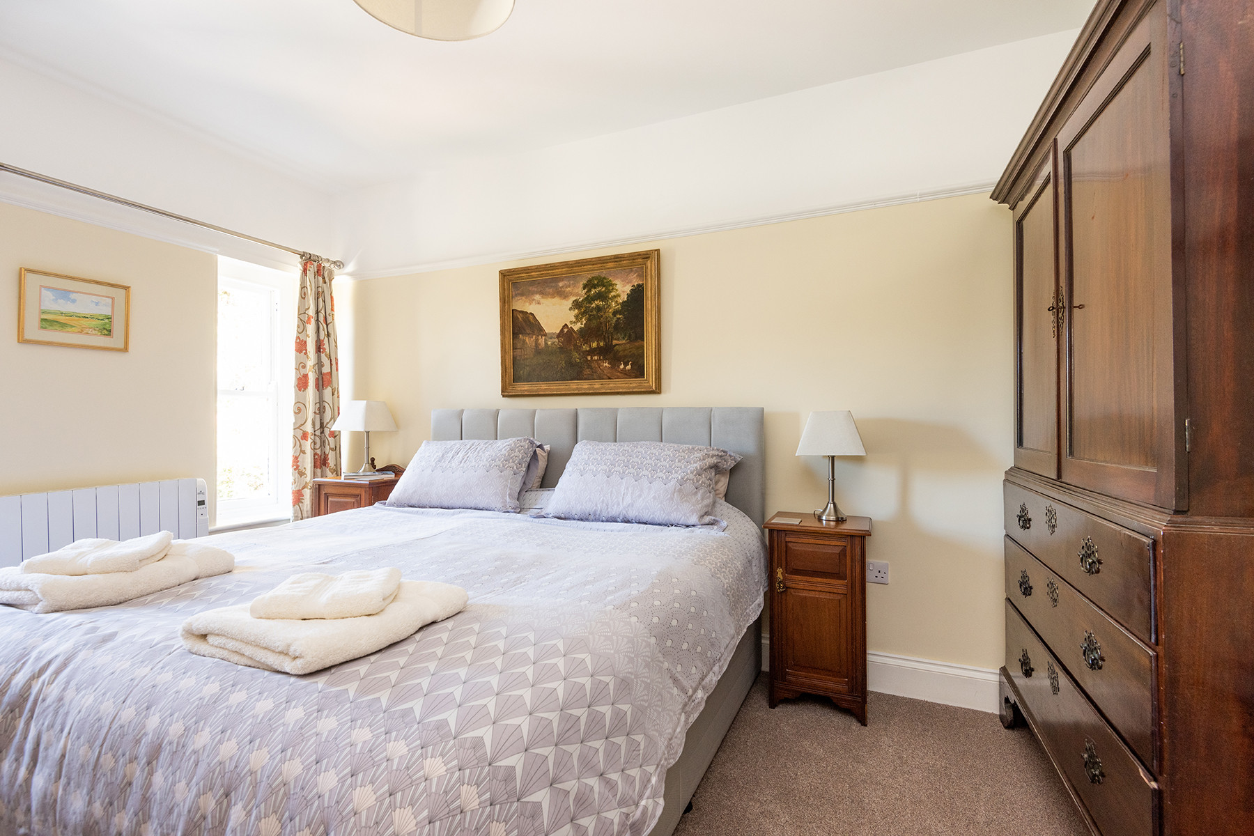 Double bedroom with zip and link super king bed set up 