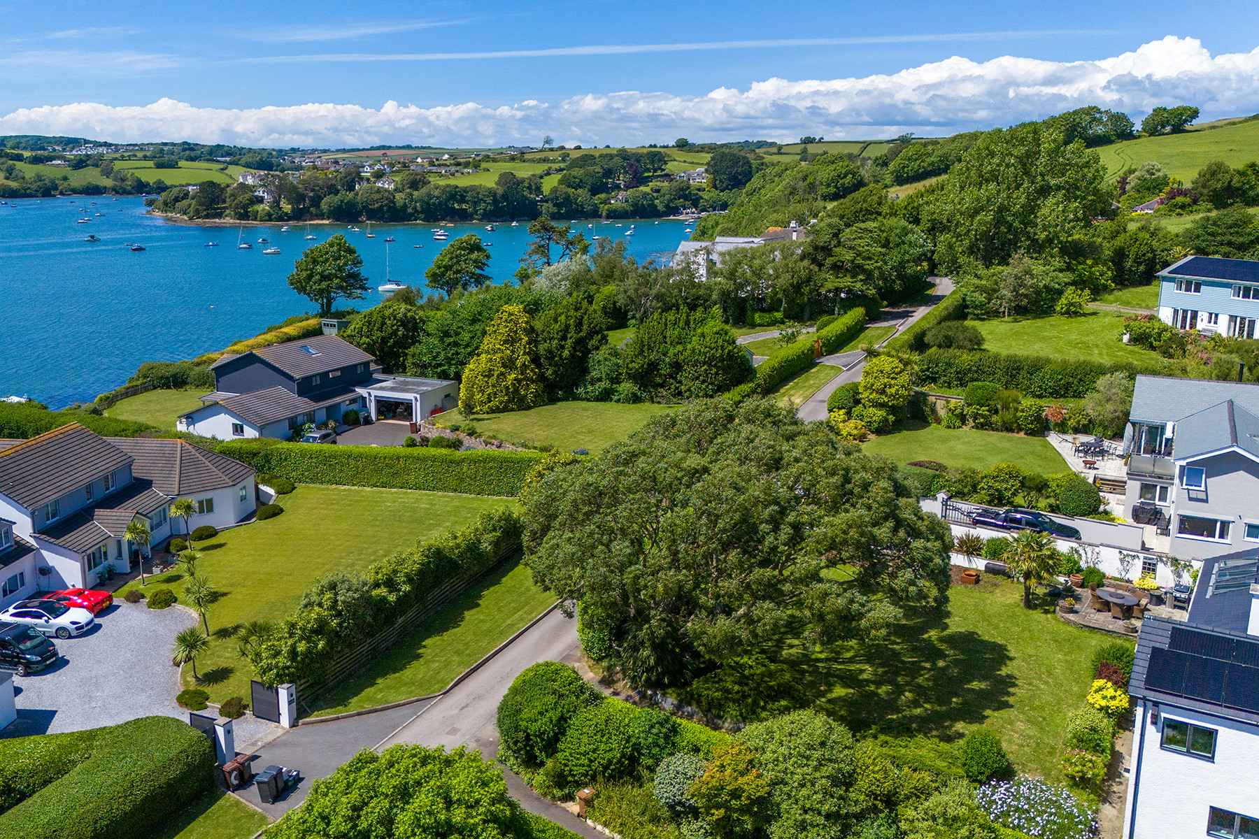 Relax in this beautiful holiday property on the Salcombe and Kingsbridge estuary