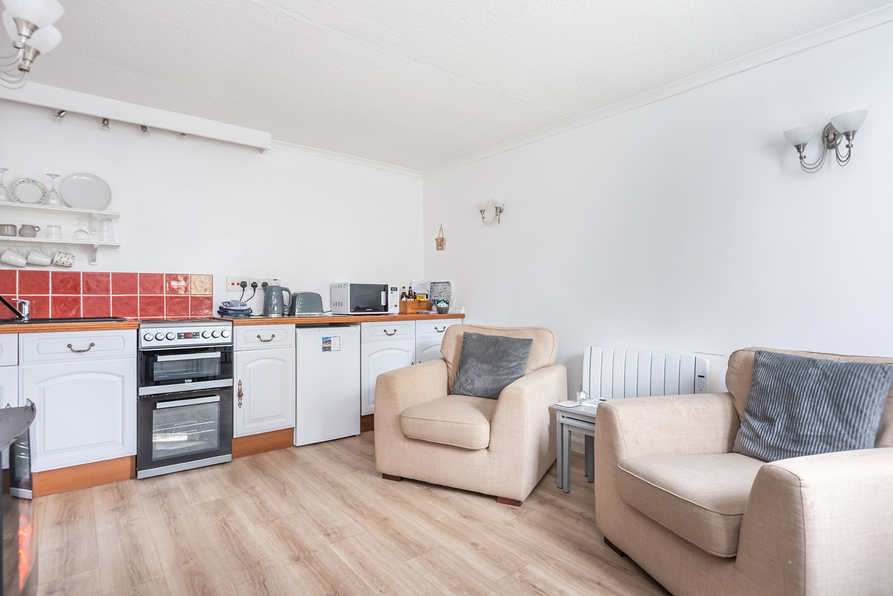 Lounge & Kitchen area