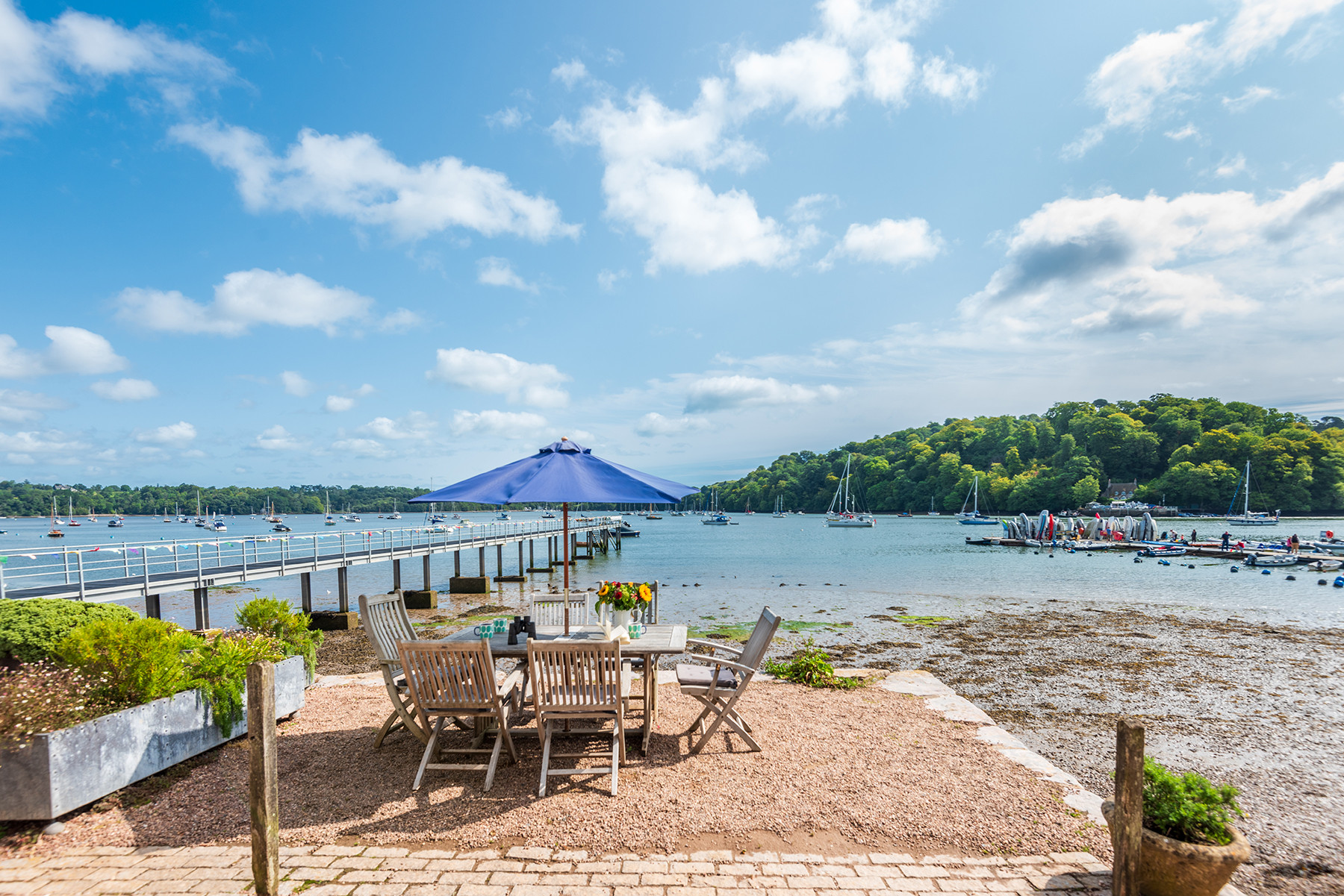 Front patio on the quayside with nearby steps to beach (at low tide)