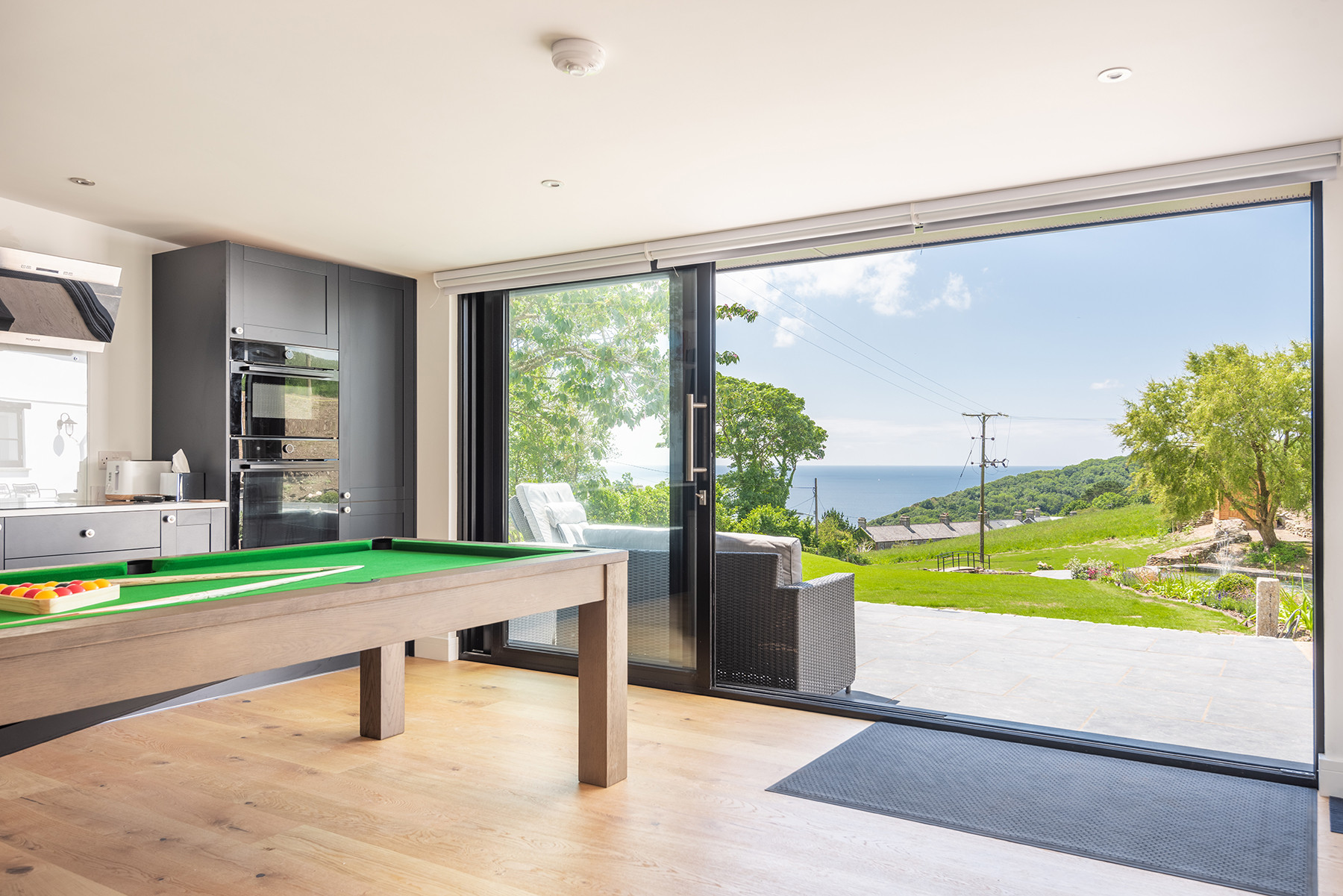 Hard to concentrate on your shot with that view!