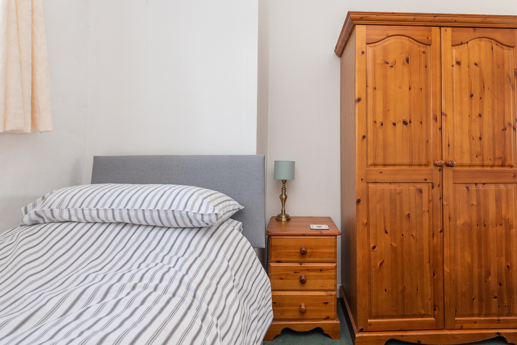 Twin bedroom