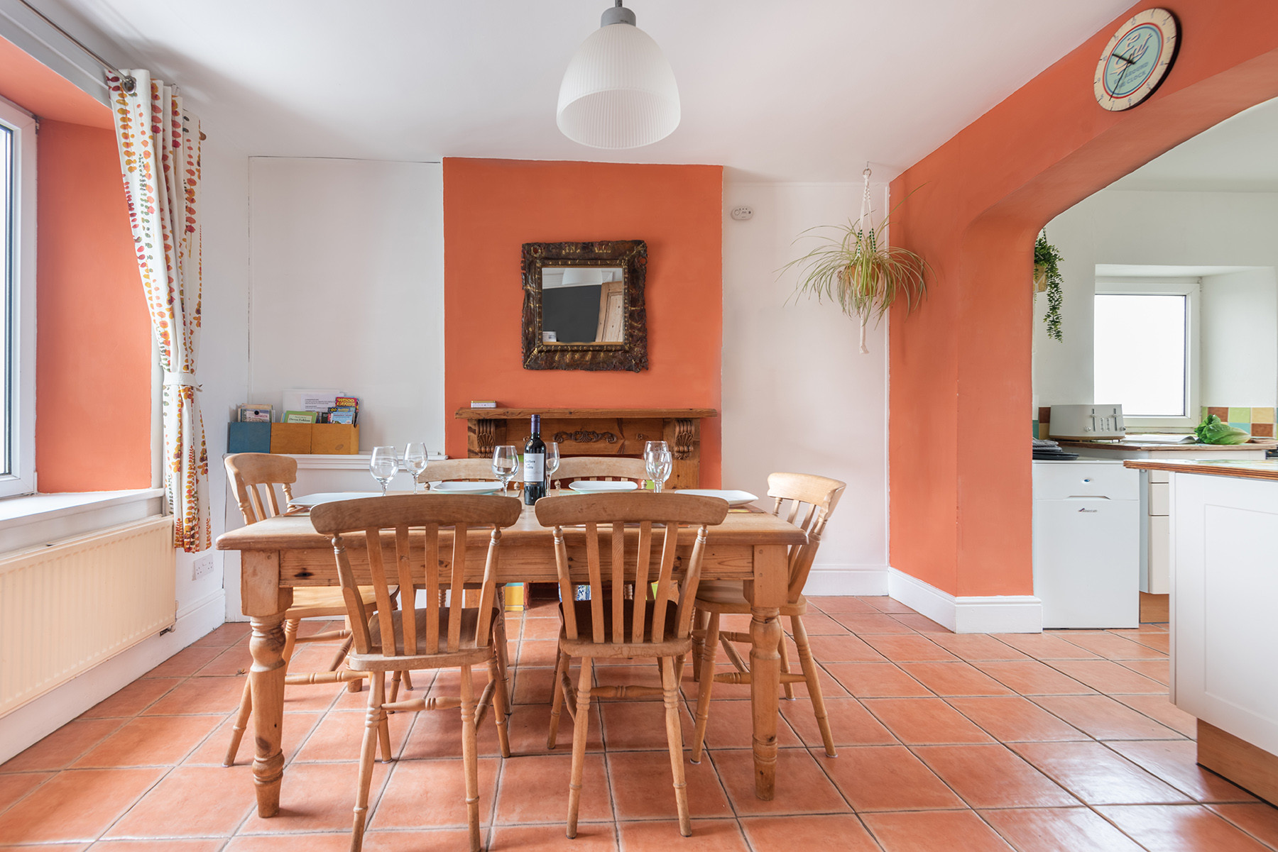 The lovely dining kitchen.