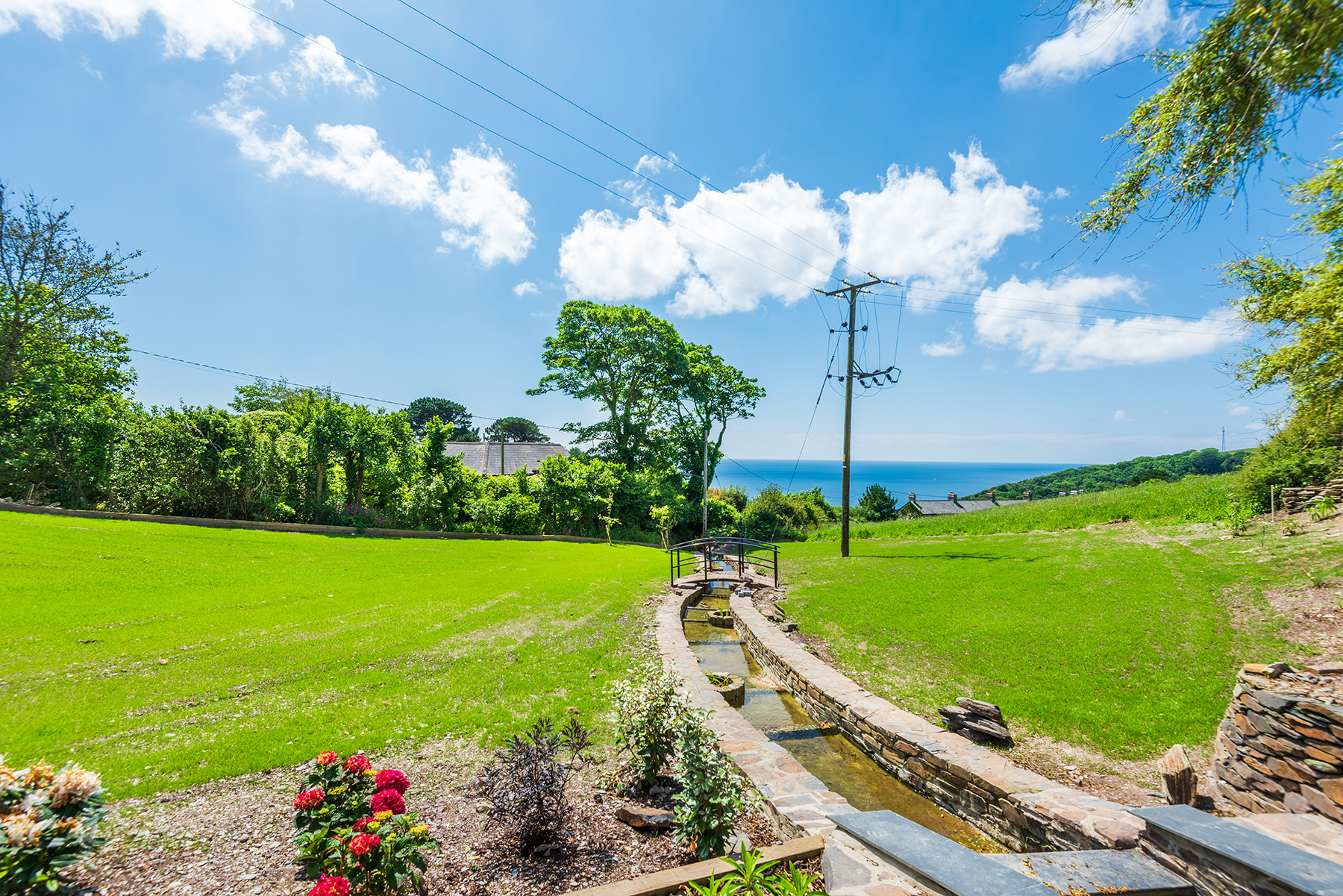 The pretty stream (10cm depth)
