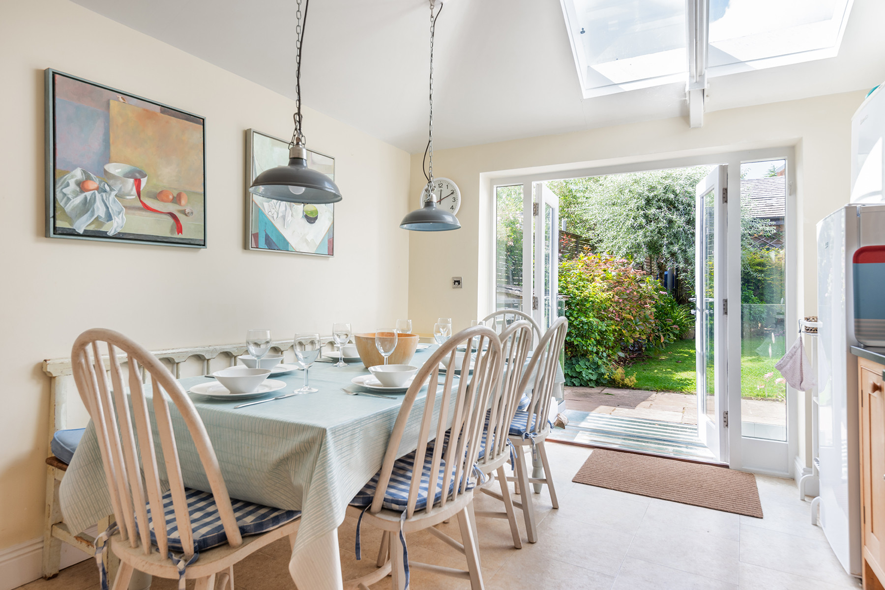 Dining table and seating for 8 guests