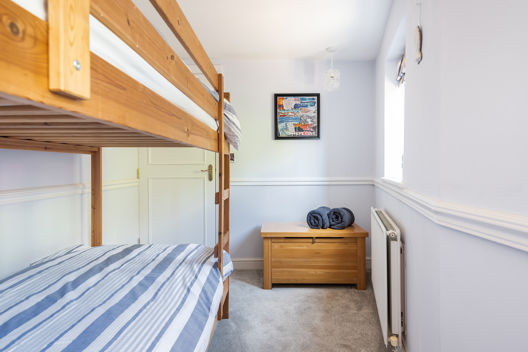 Another view of the bunk bedroom. 