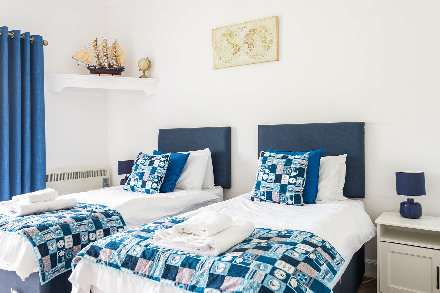 Bedroom 3, with twin beds