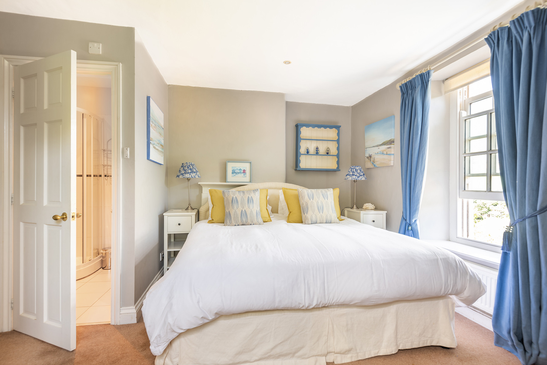 Bedroom 3 with double bed and en suite