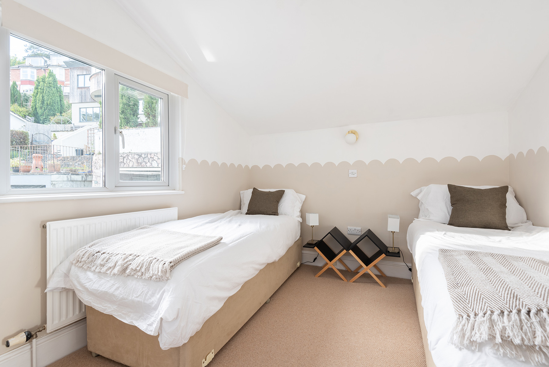 Bedroom 2 with twin 2.6ft zip and link beds (can be made up as a double on request)