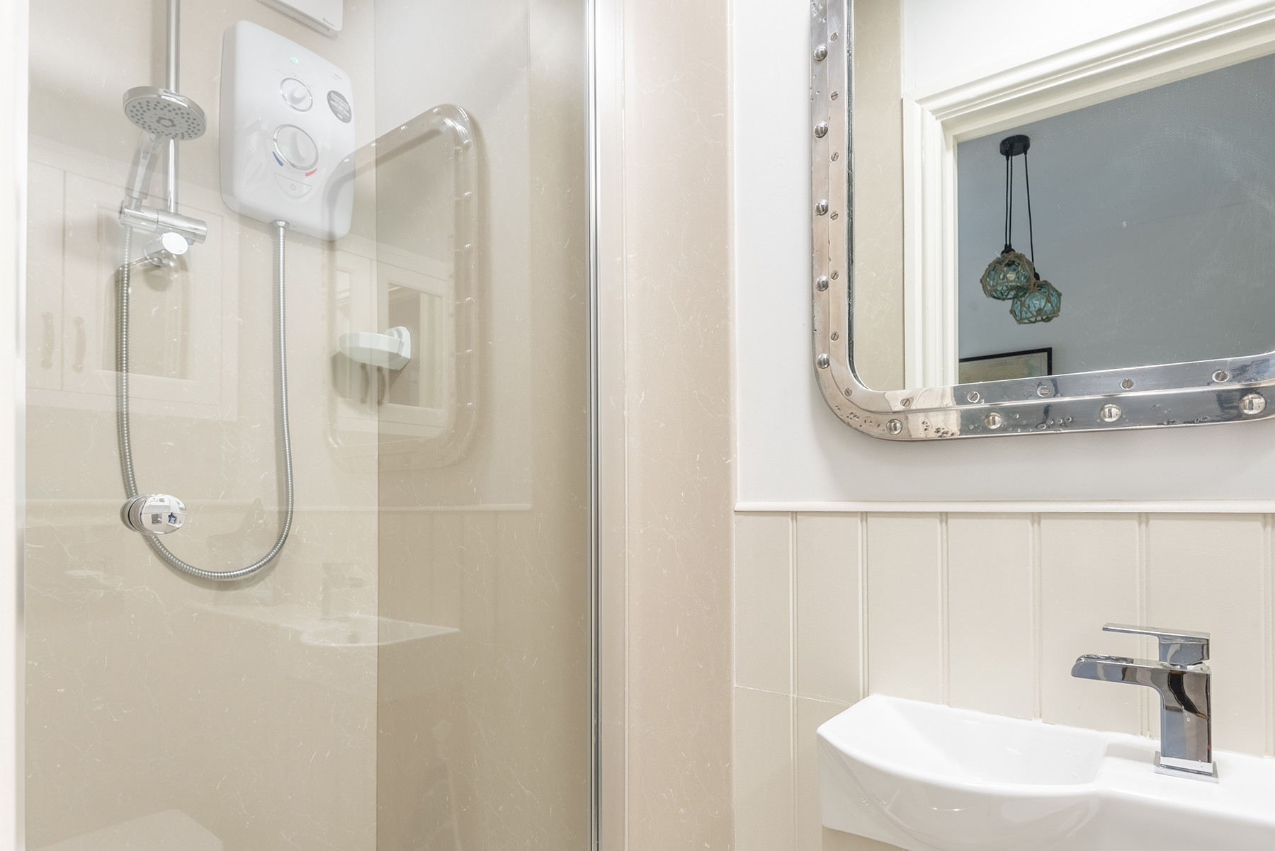 1st floor shower room.
