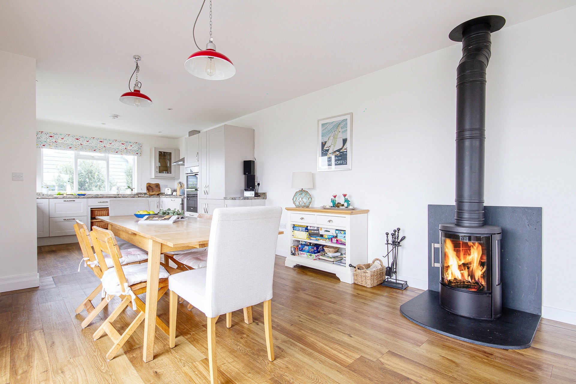 Dining area into kitchen