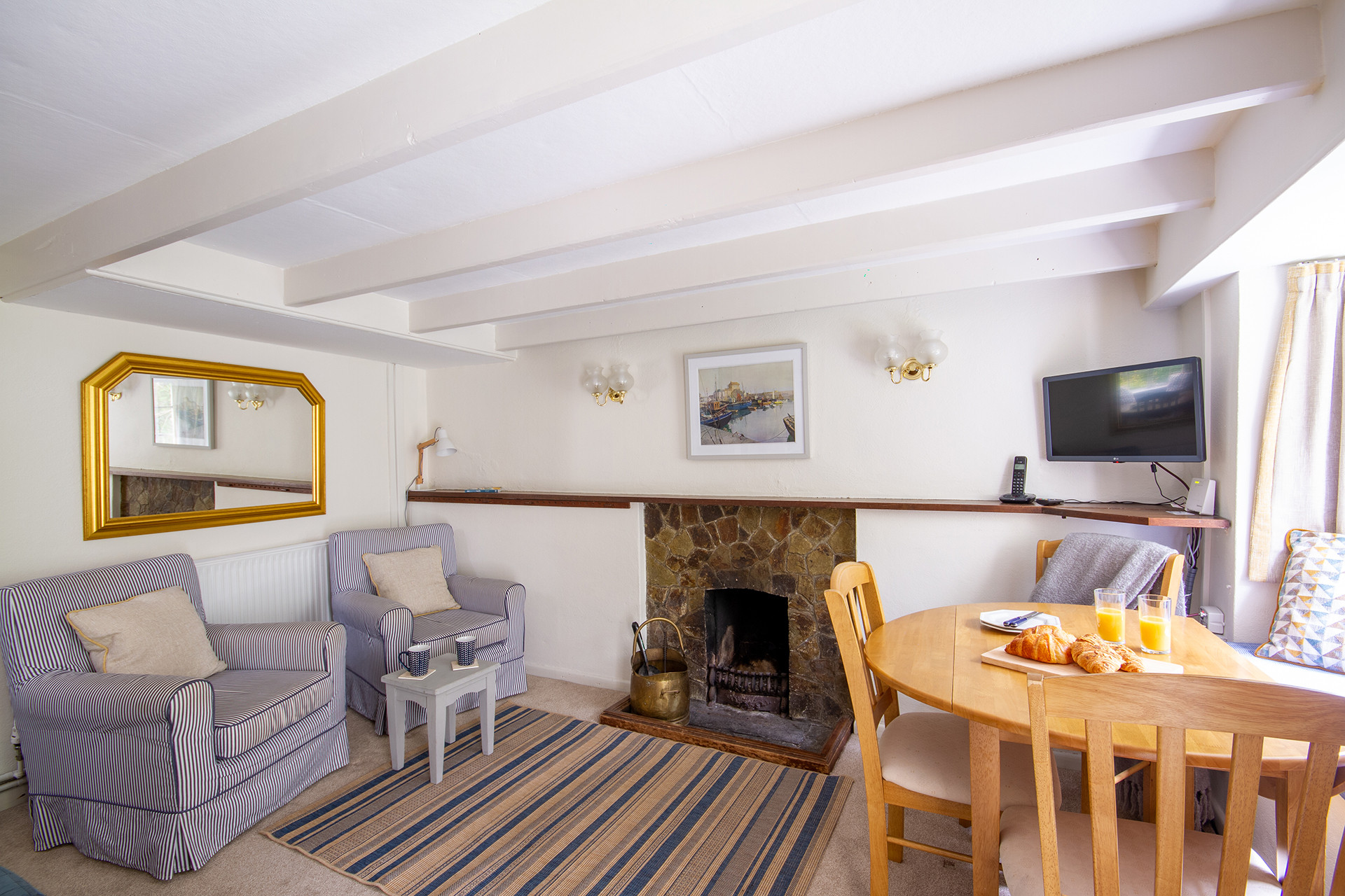 Living room with dining table