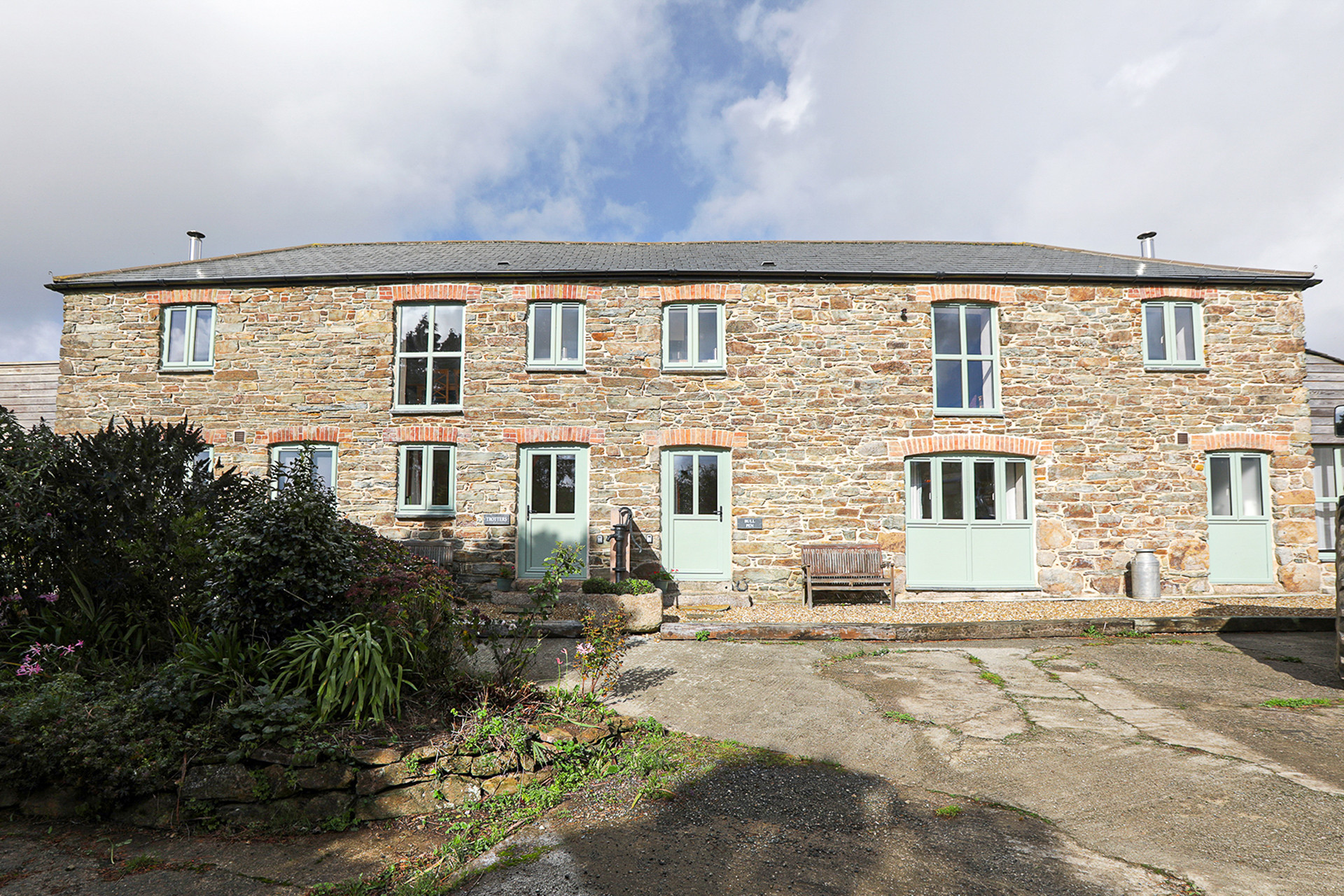 Trotters - Semi-detached 