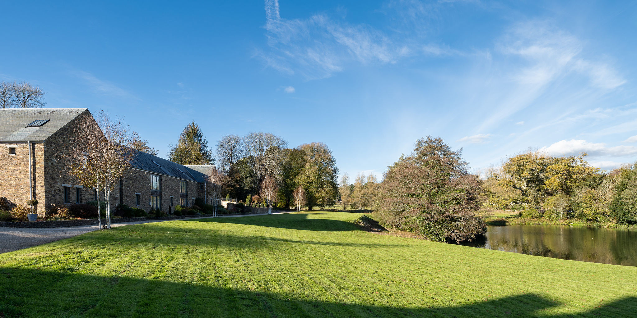 De Challon building, lawns and lake.