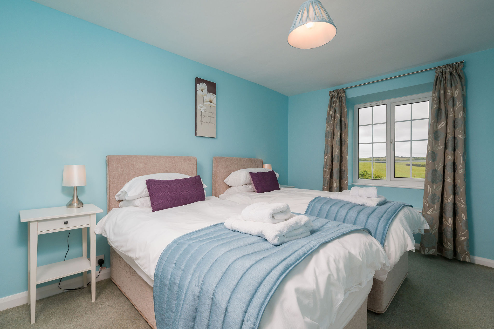 Bedroom 2 - twin bedroom