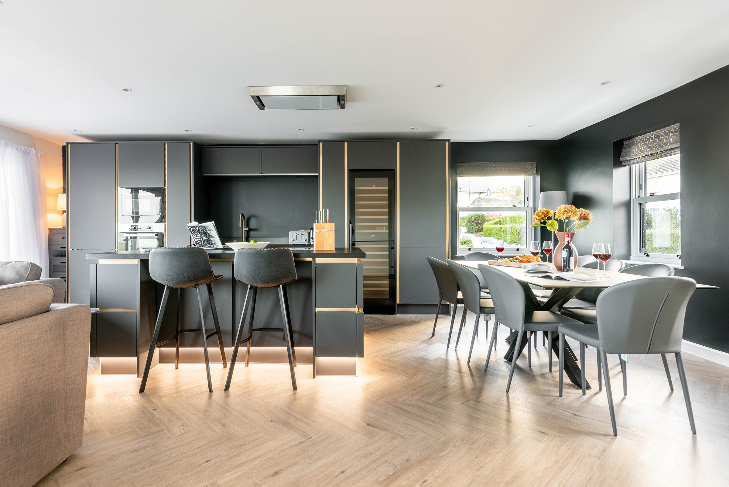 Open plan kitchen dinning space