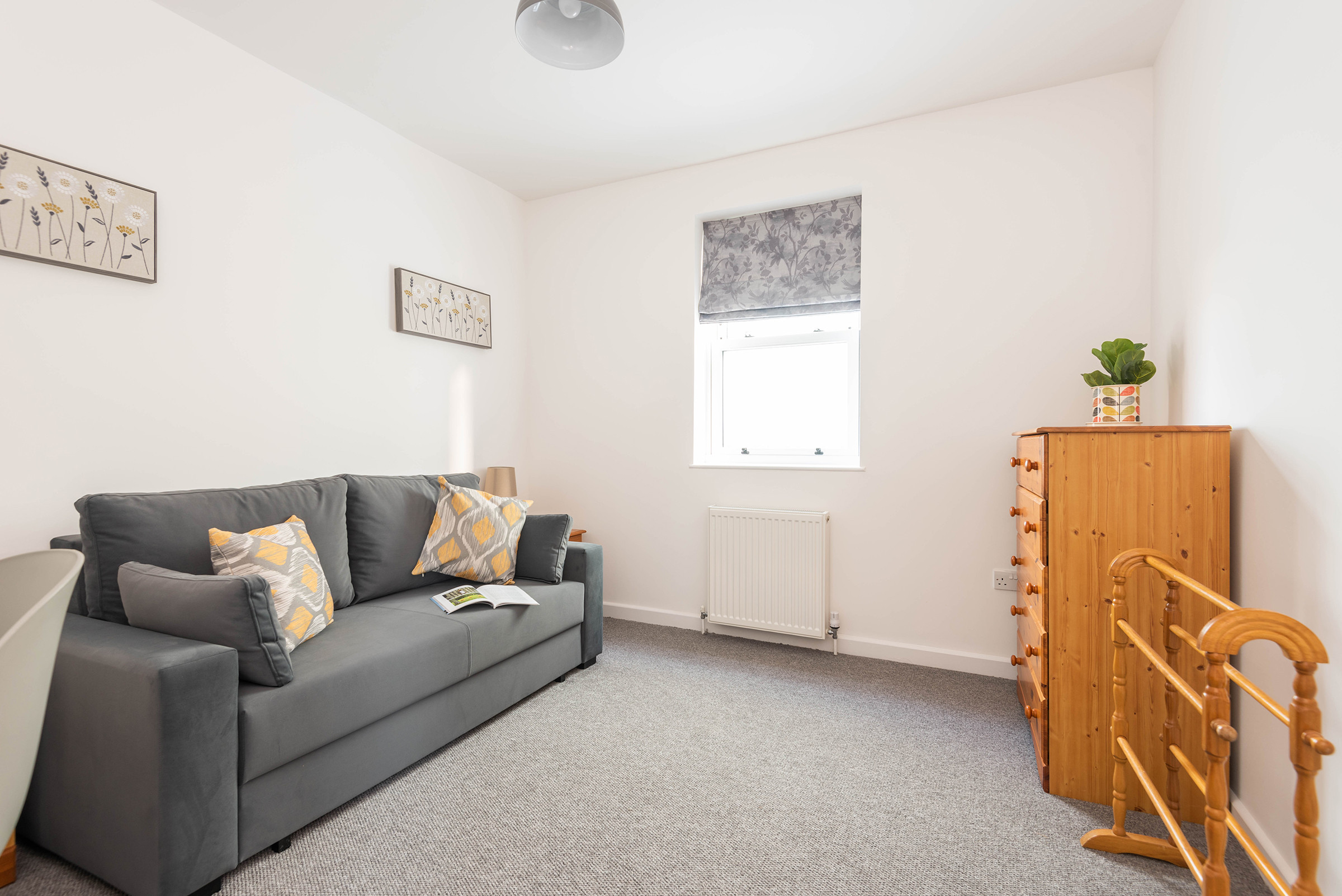 Snug with double sofa bed