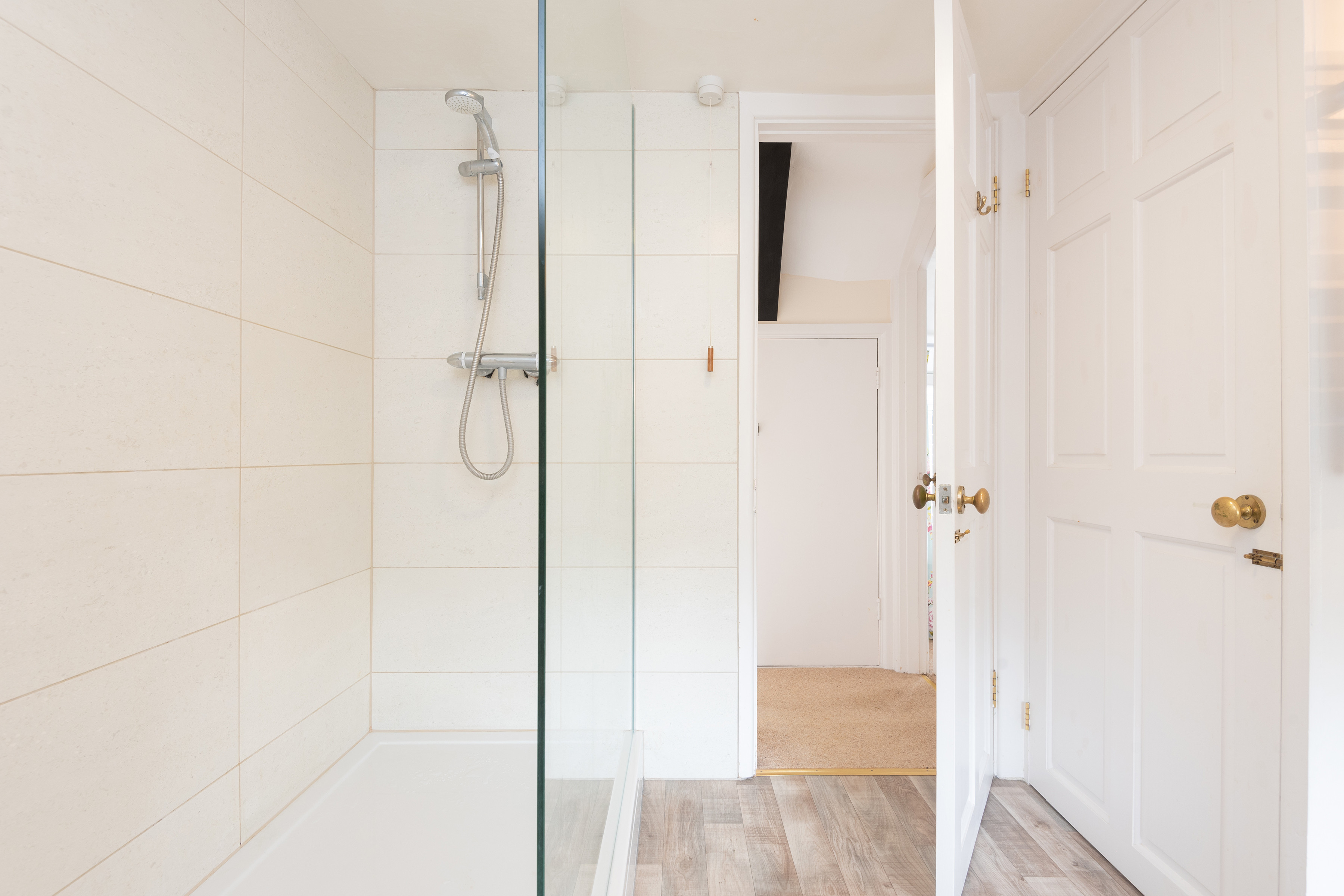 Double shower in the family bathroom