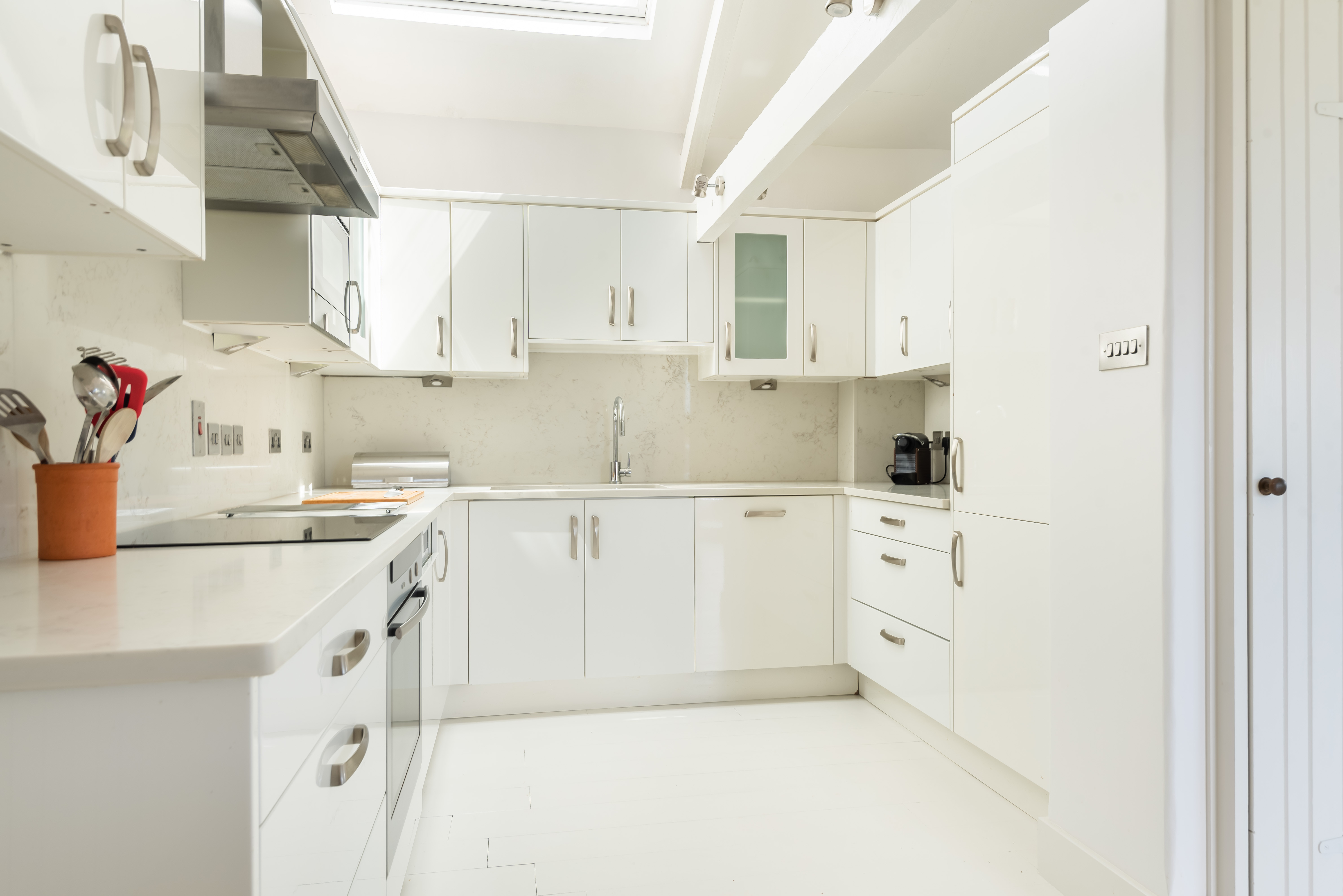 The well equipped kitchen