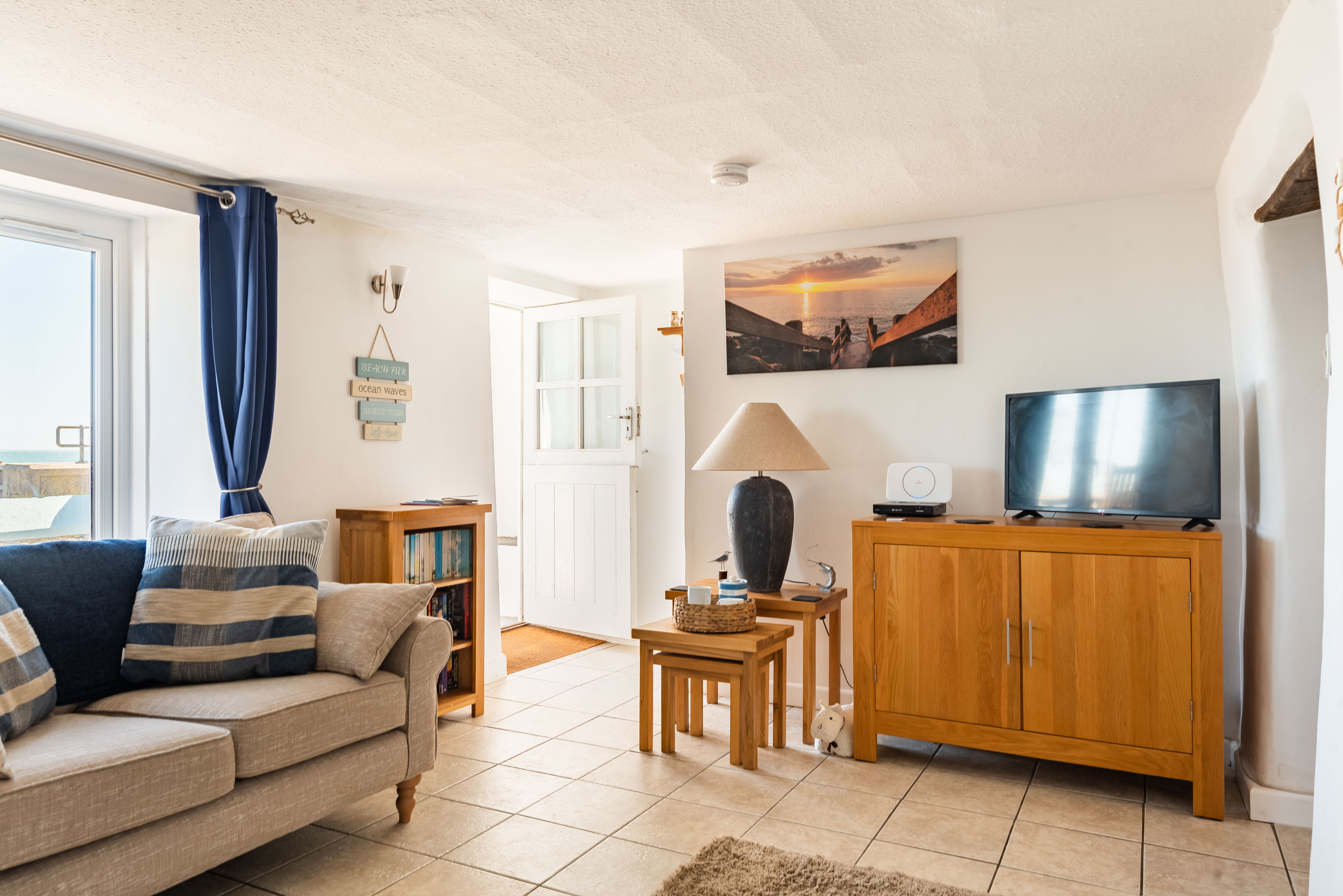Another view of the lounge