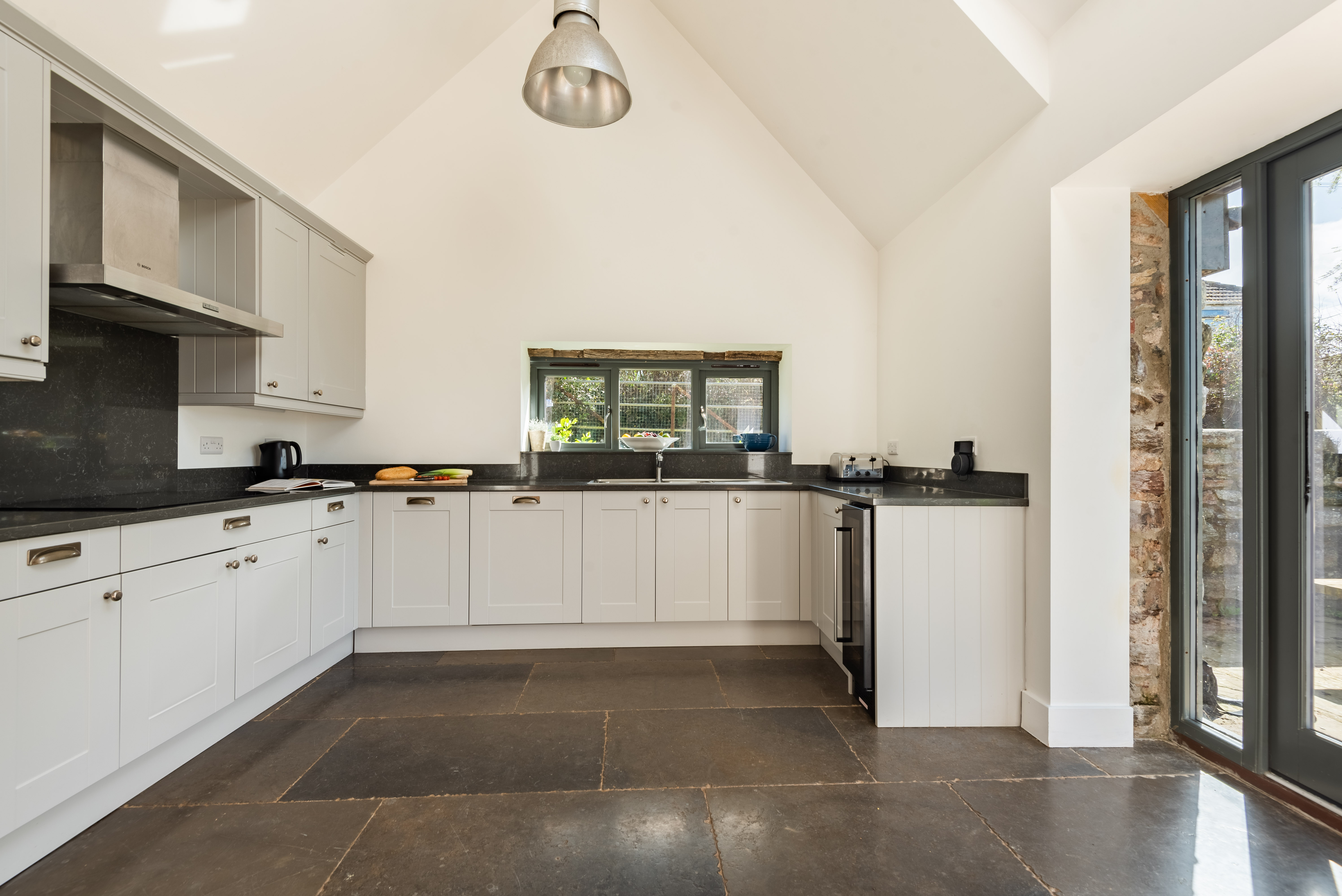 Large and spacious kitchen 