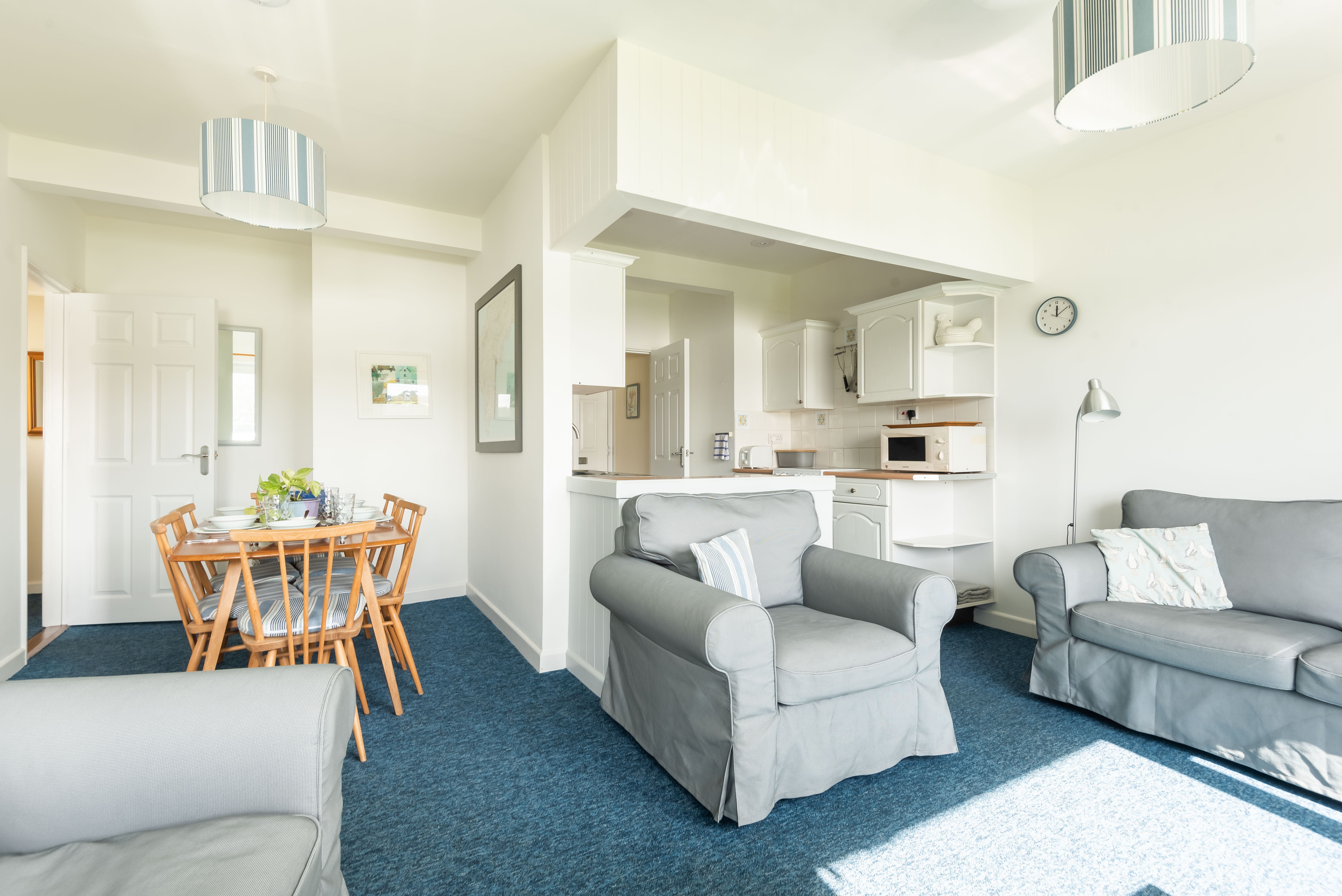 Here you can see the layout - lounge, dining area and kitchen.