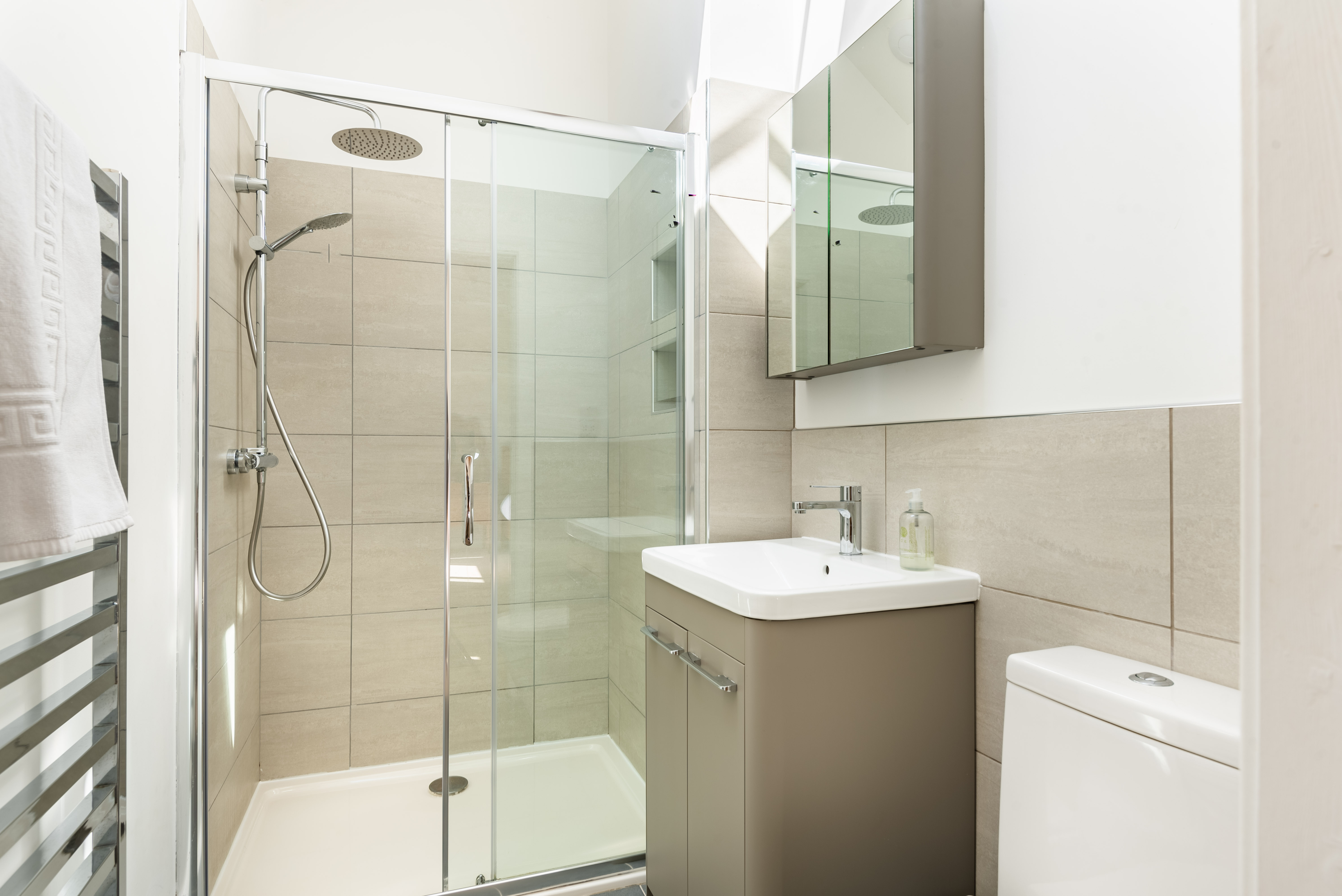 Master bedroom en suite 