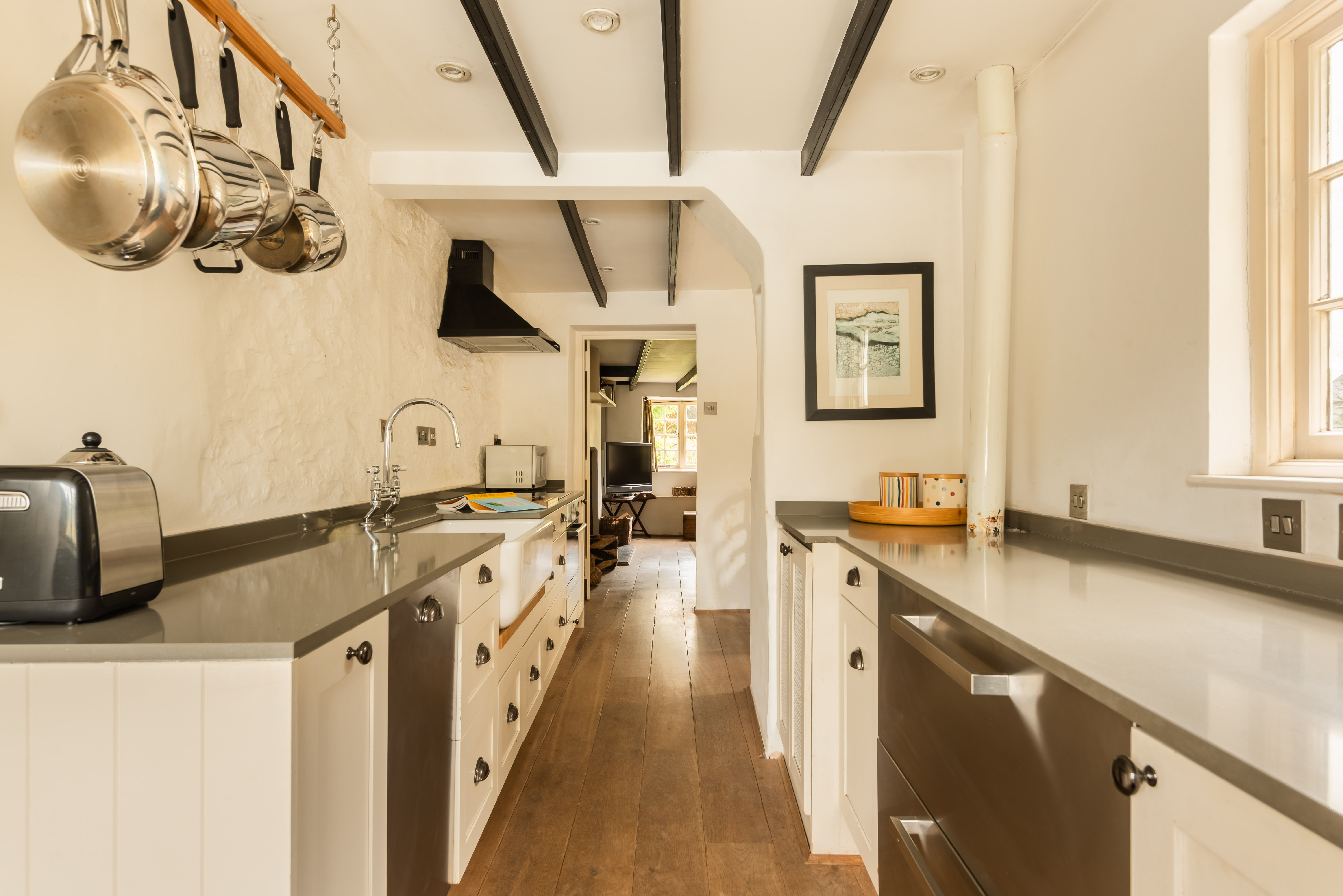 Another look at the kitchen